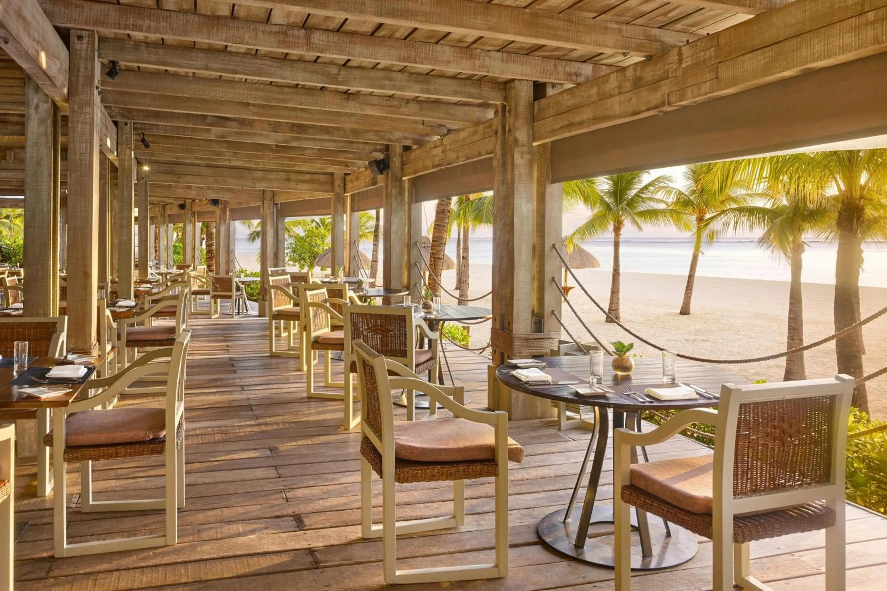 Lounge or bar in JW Marriott Mauritius Resort