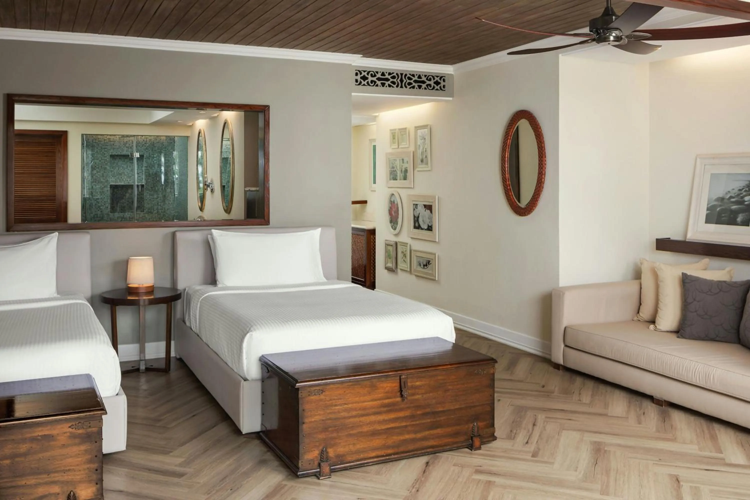 Photo of the whole room, Bed in JW Marriott Mauritius Resort