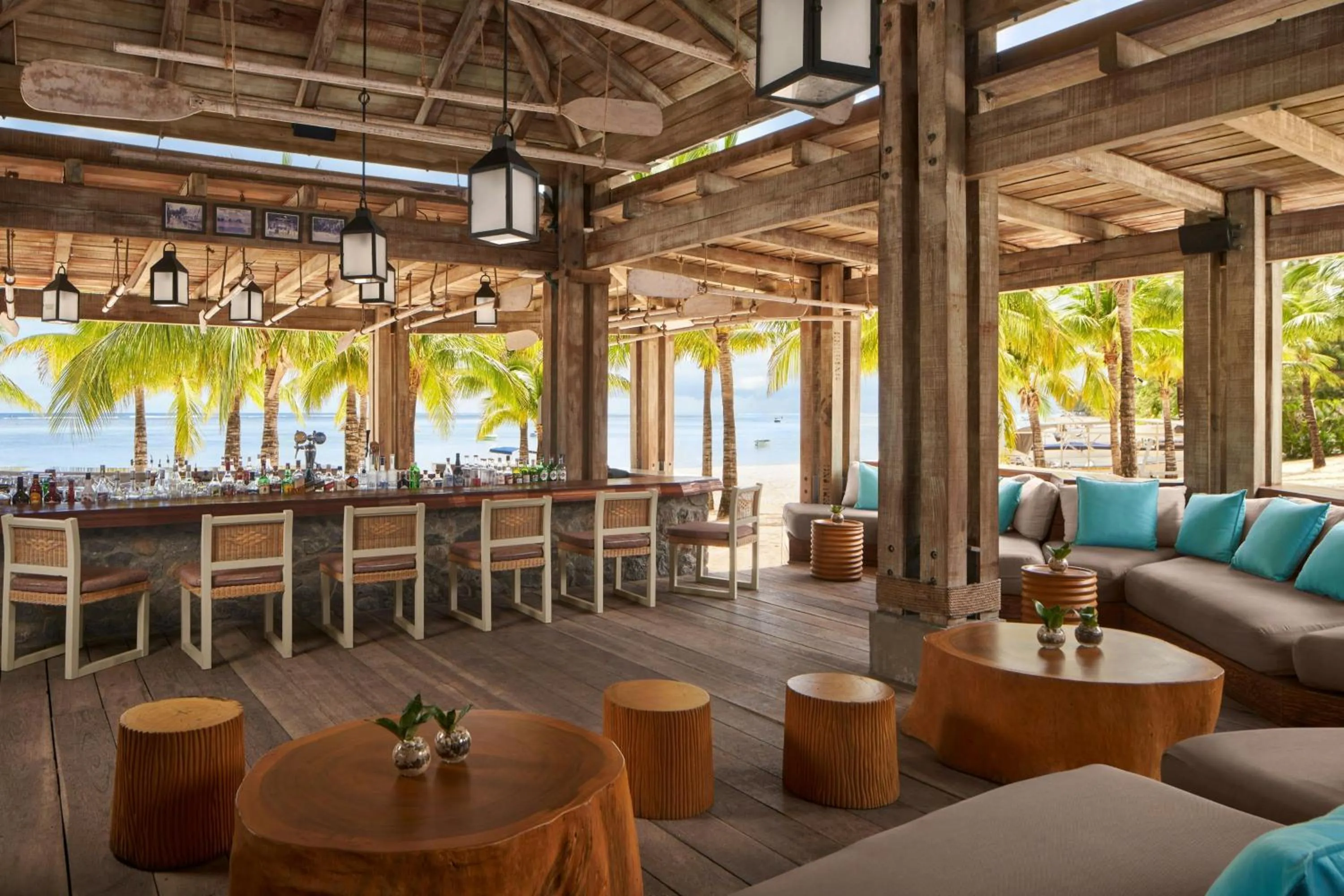 Lounge or bar in The St. Regis Le Morne Resort, Mauritius