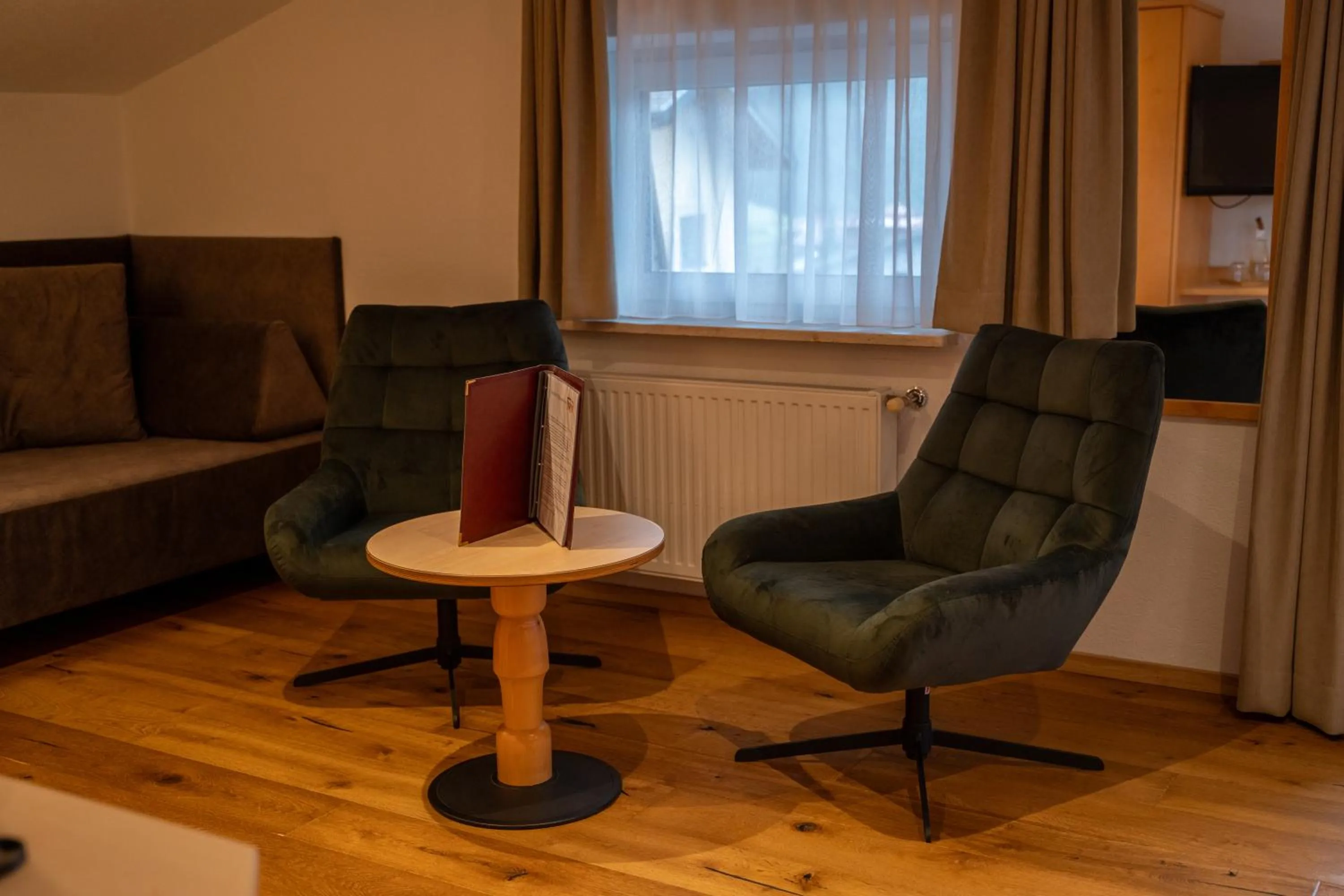 Seating area in Alpenhotel Regina