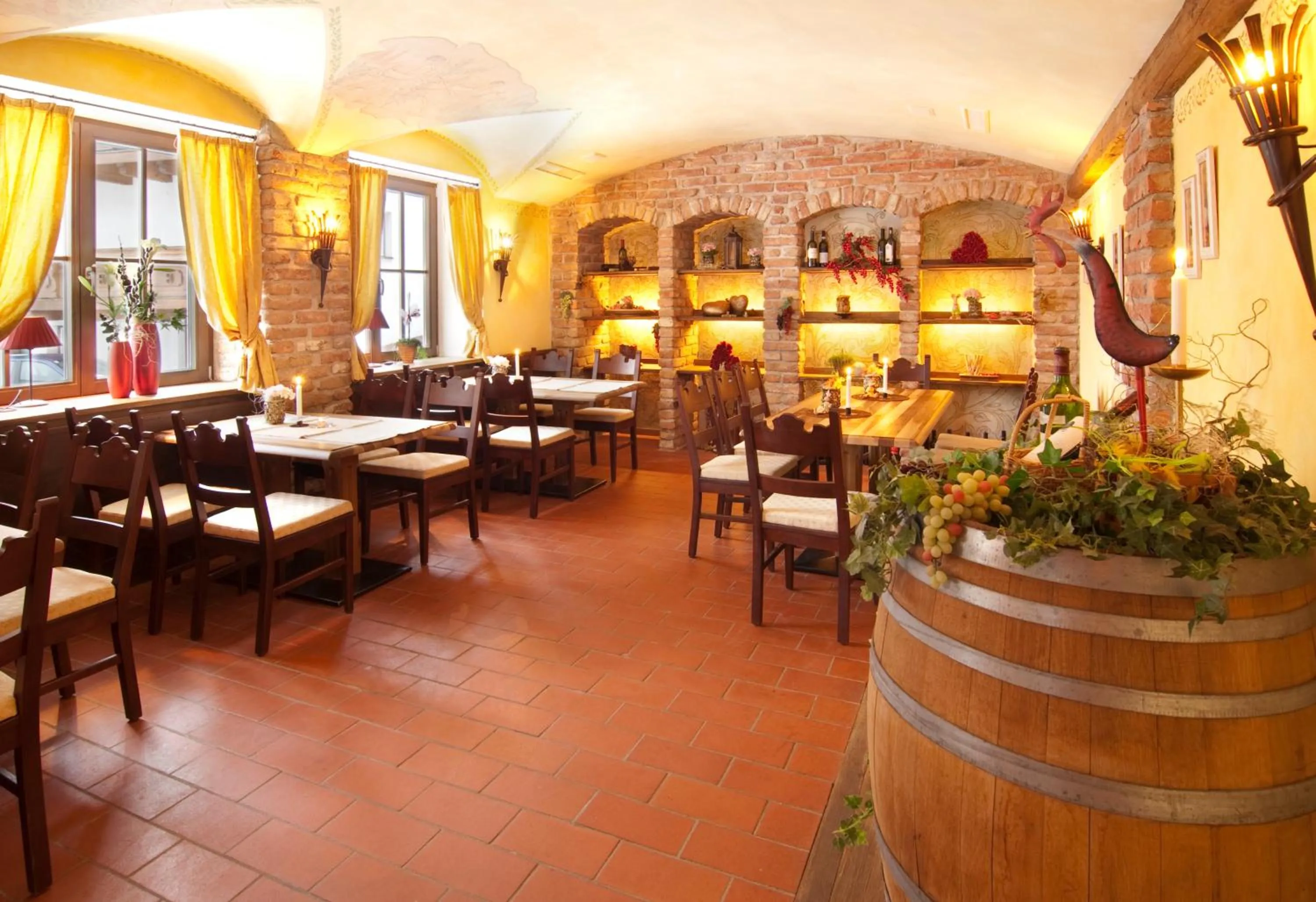 Restaurant/places to eat in Alpenhotel Regina