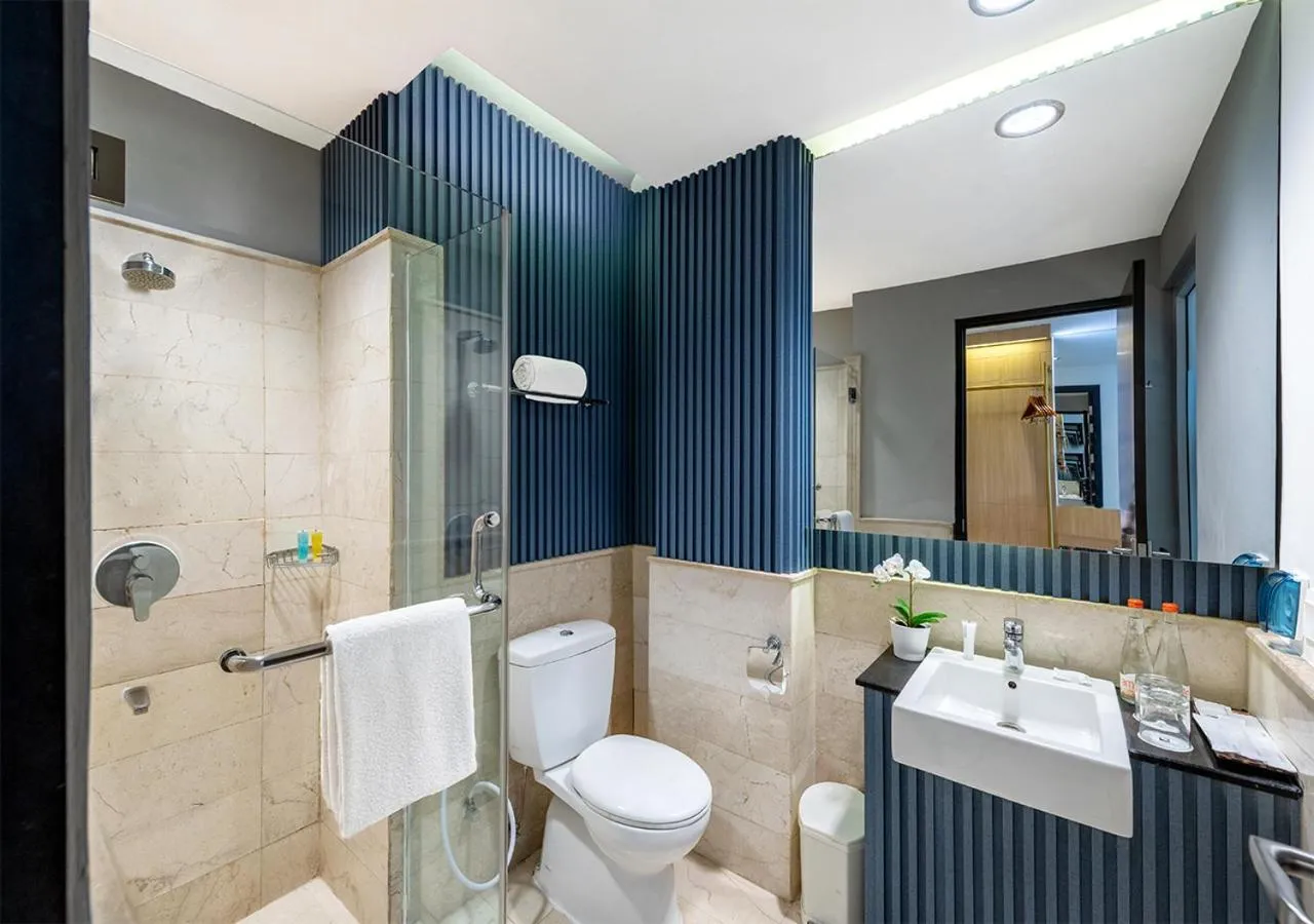Toilet in Oakwood Hotel & Apartments Taman Mini Jakarta