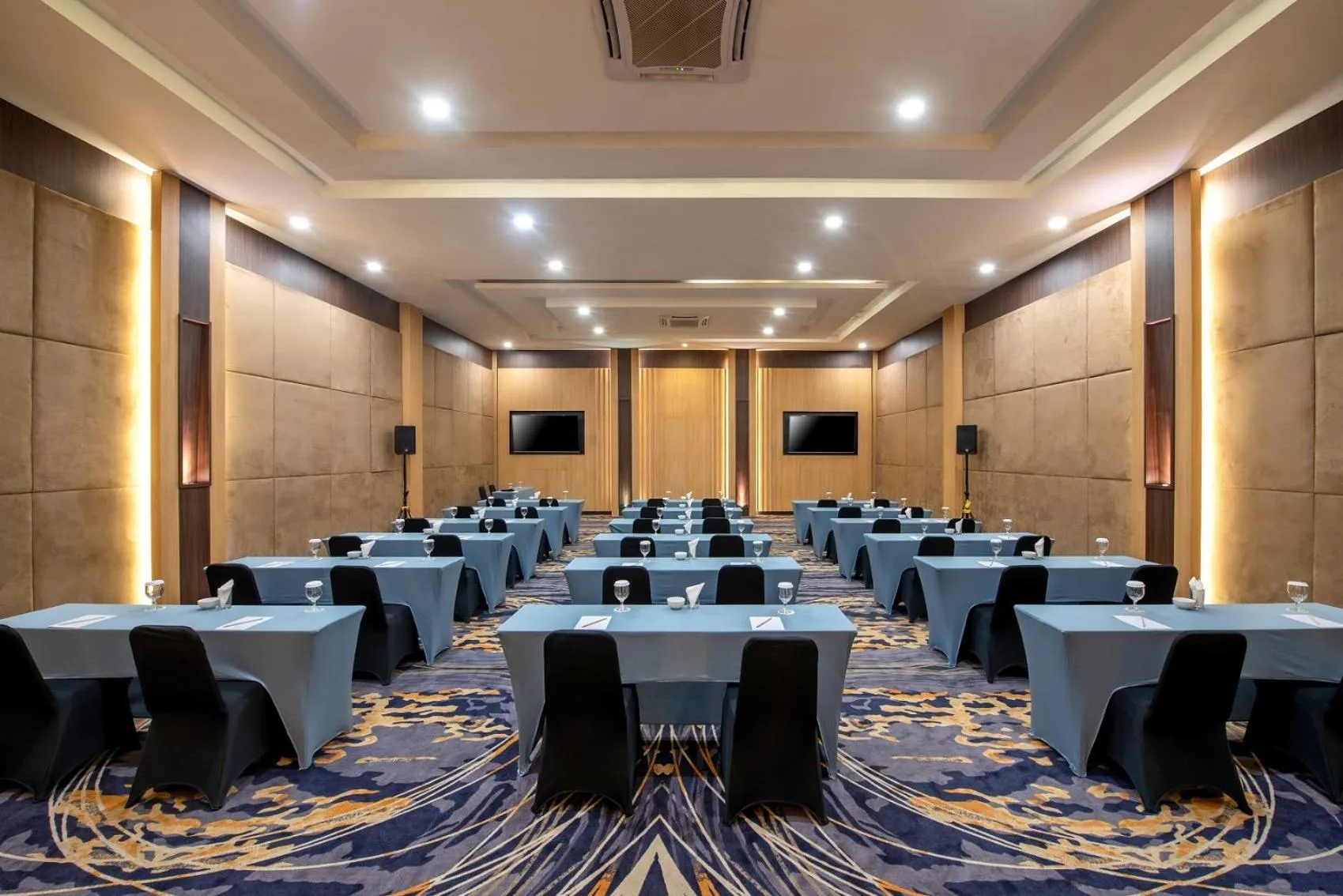 Meeting/conference room in Oakwood Hotel & Apartments Taman Mini Jakarta