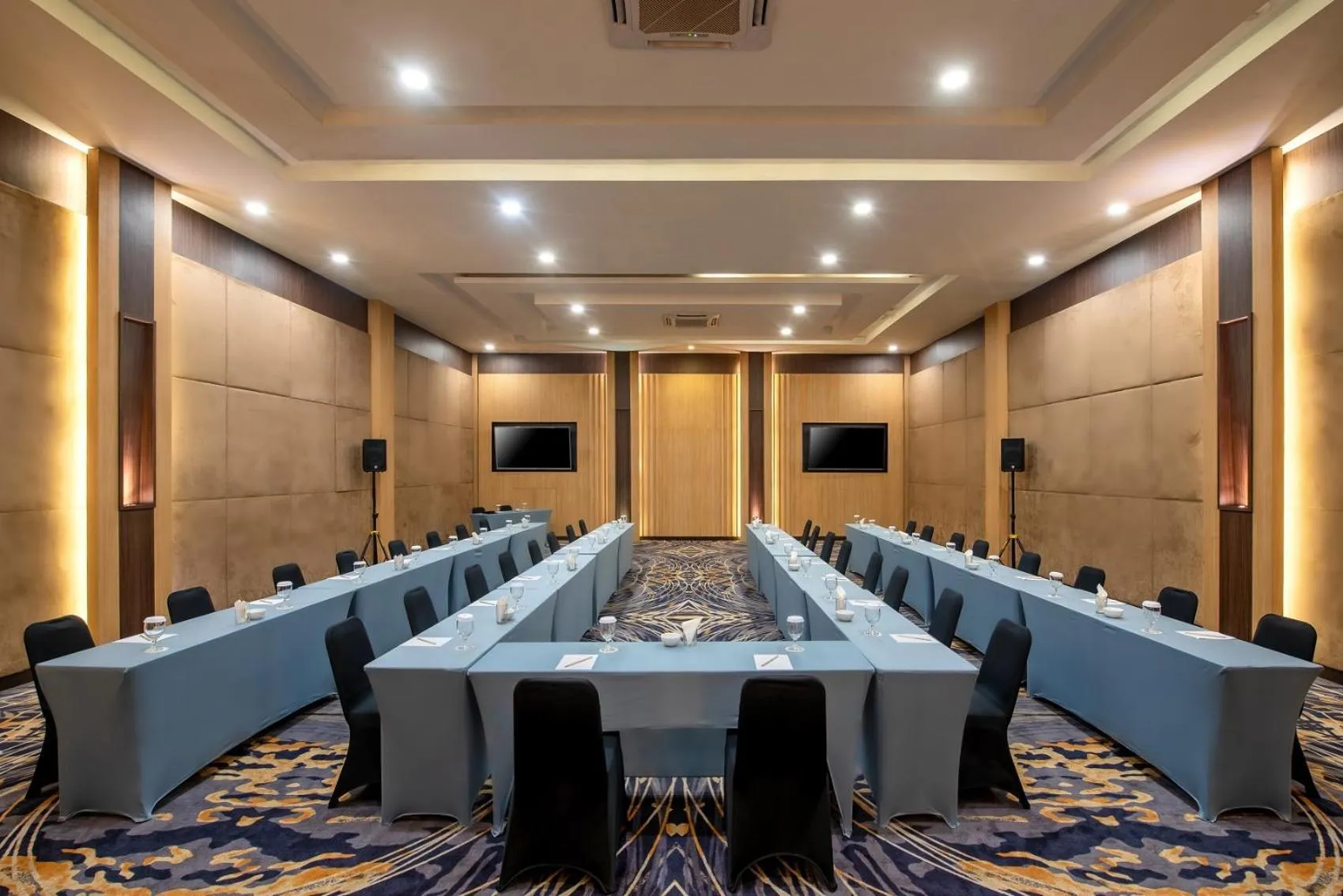 Meeting/conference room in Oakwood Hotel & Apartments Taman Mini Jakarta