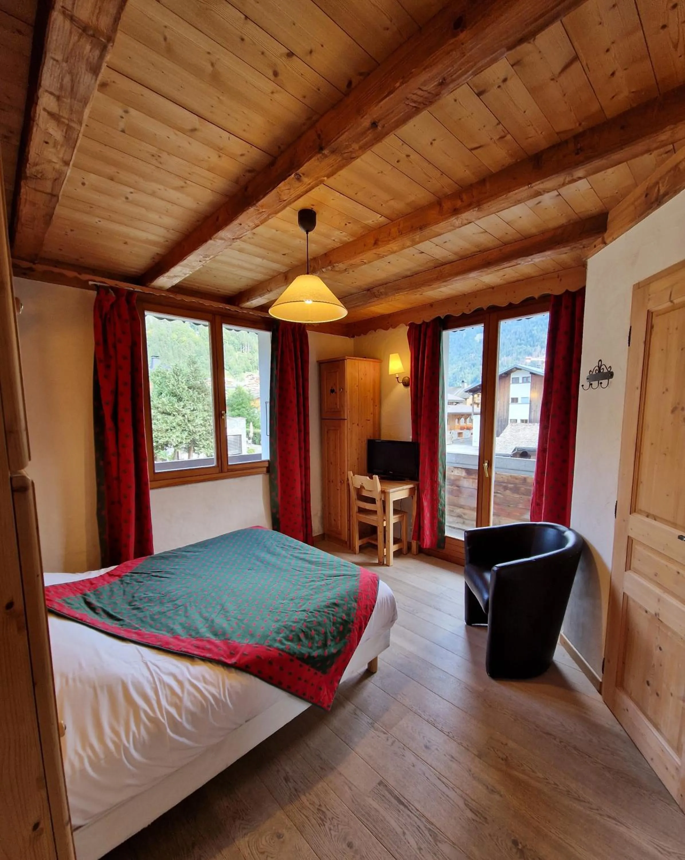 Bedroom, Bed in Fleur des Neiges