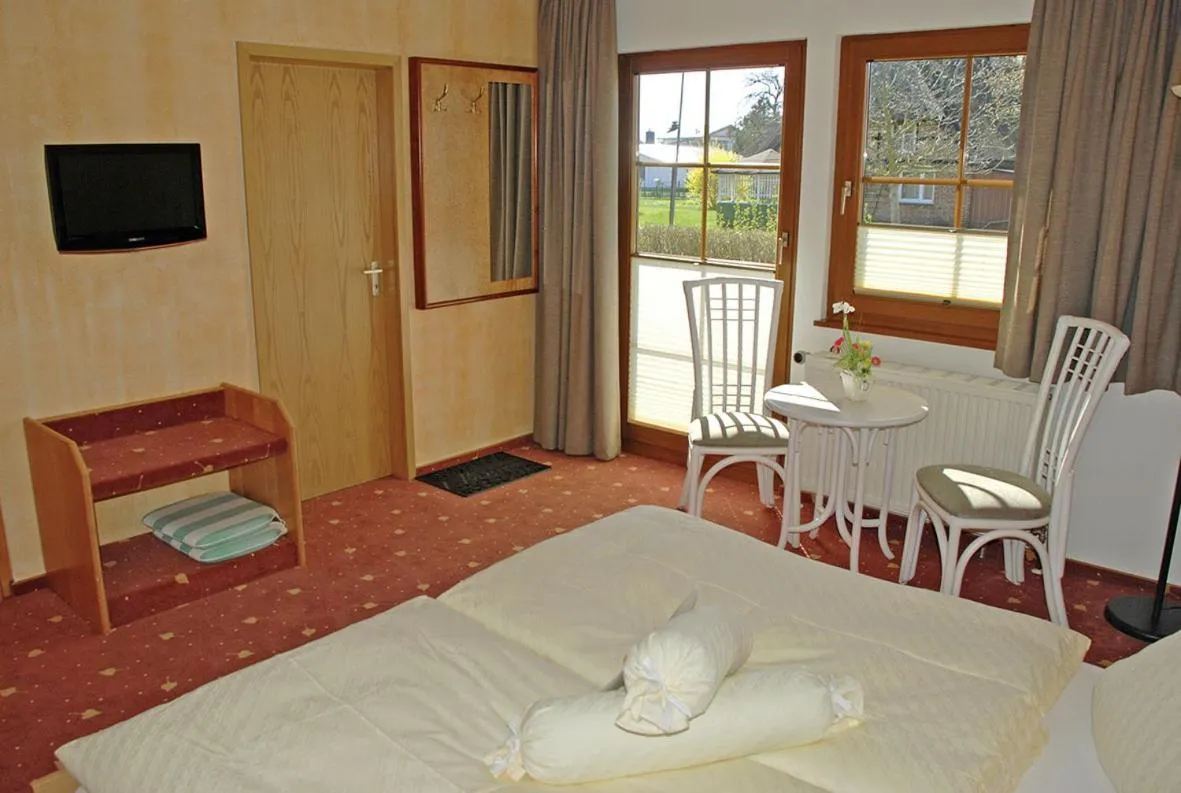 Photo of the whole room, Bed in Hotel Birkenhof Garni