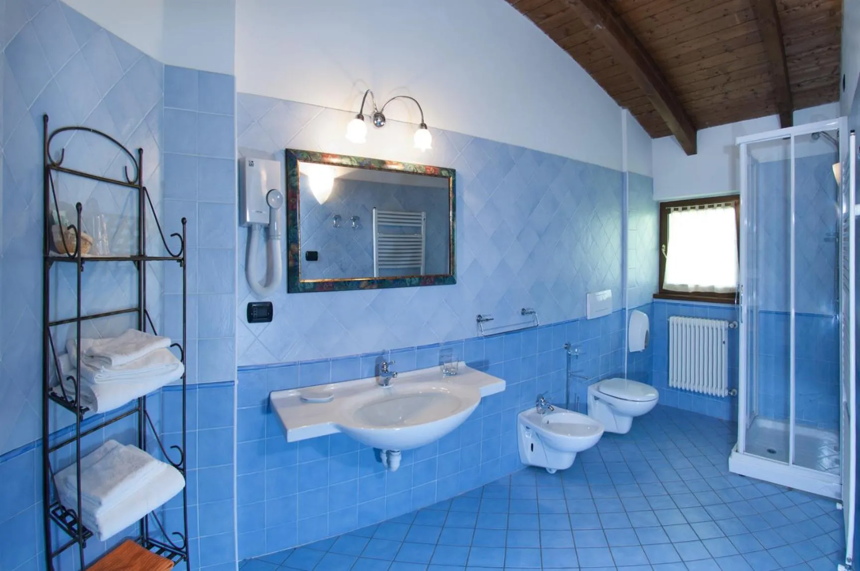 Bathroom in Trattoria Del Bivio