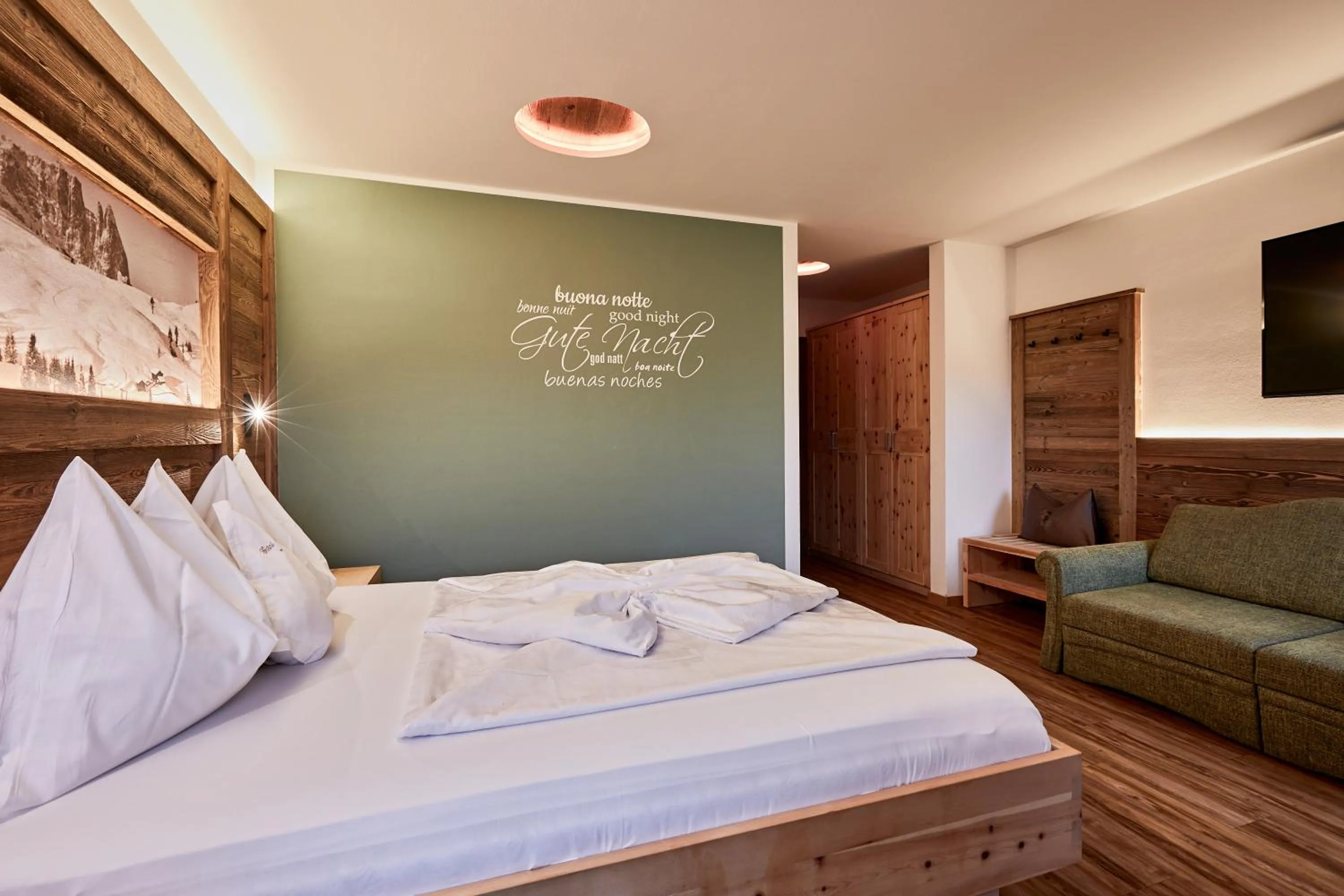 Bed in Hotel Garni Savoy - new opening
