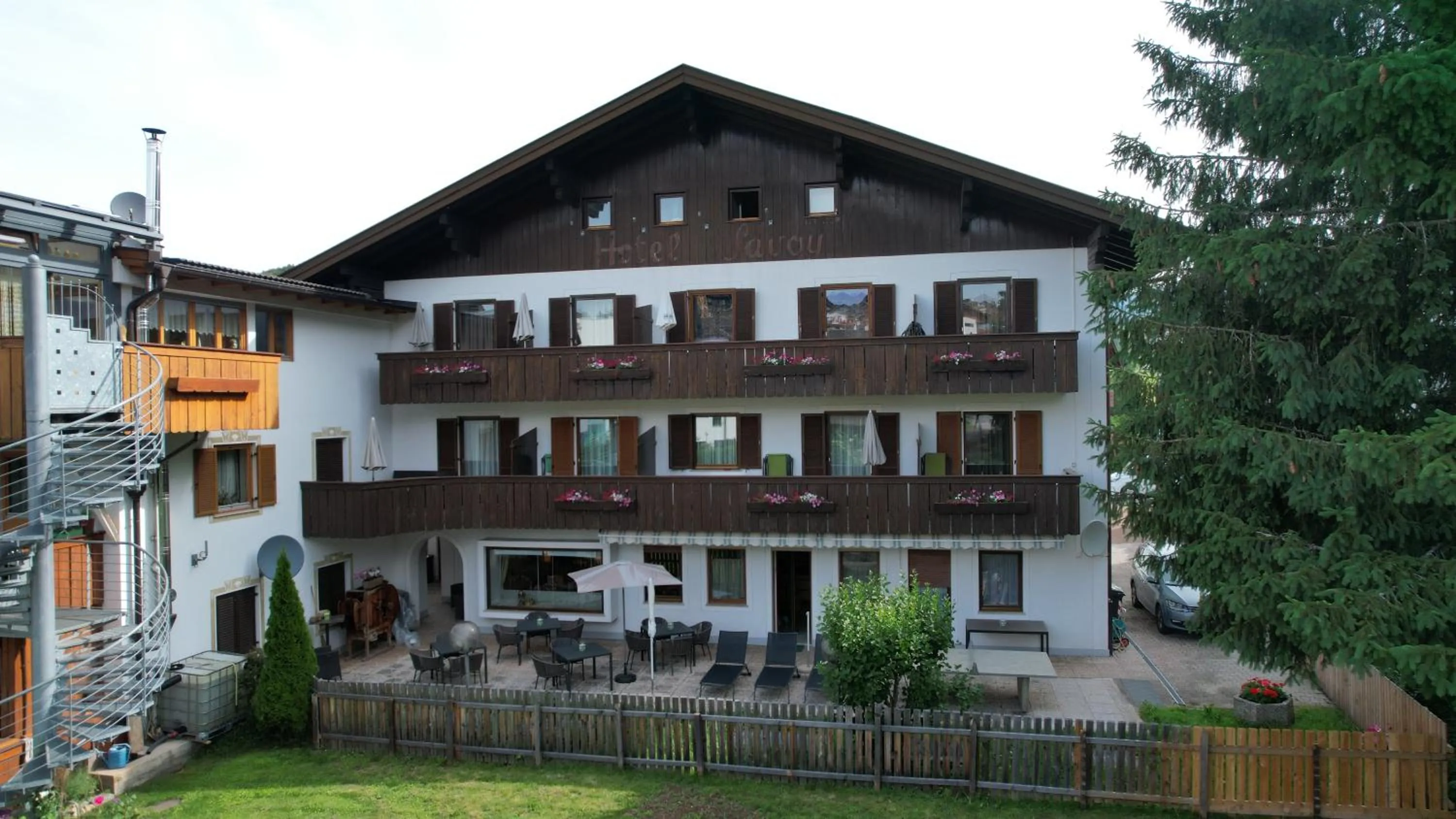 Property building in Hotel Garni Savoy - new opening