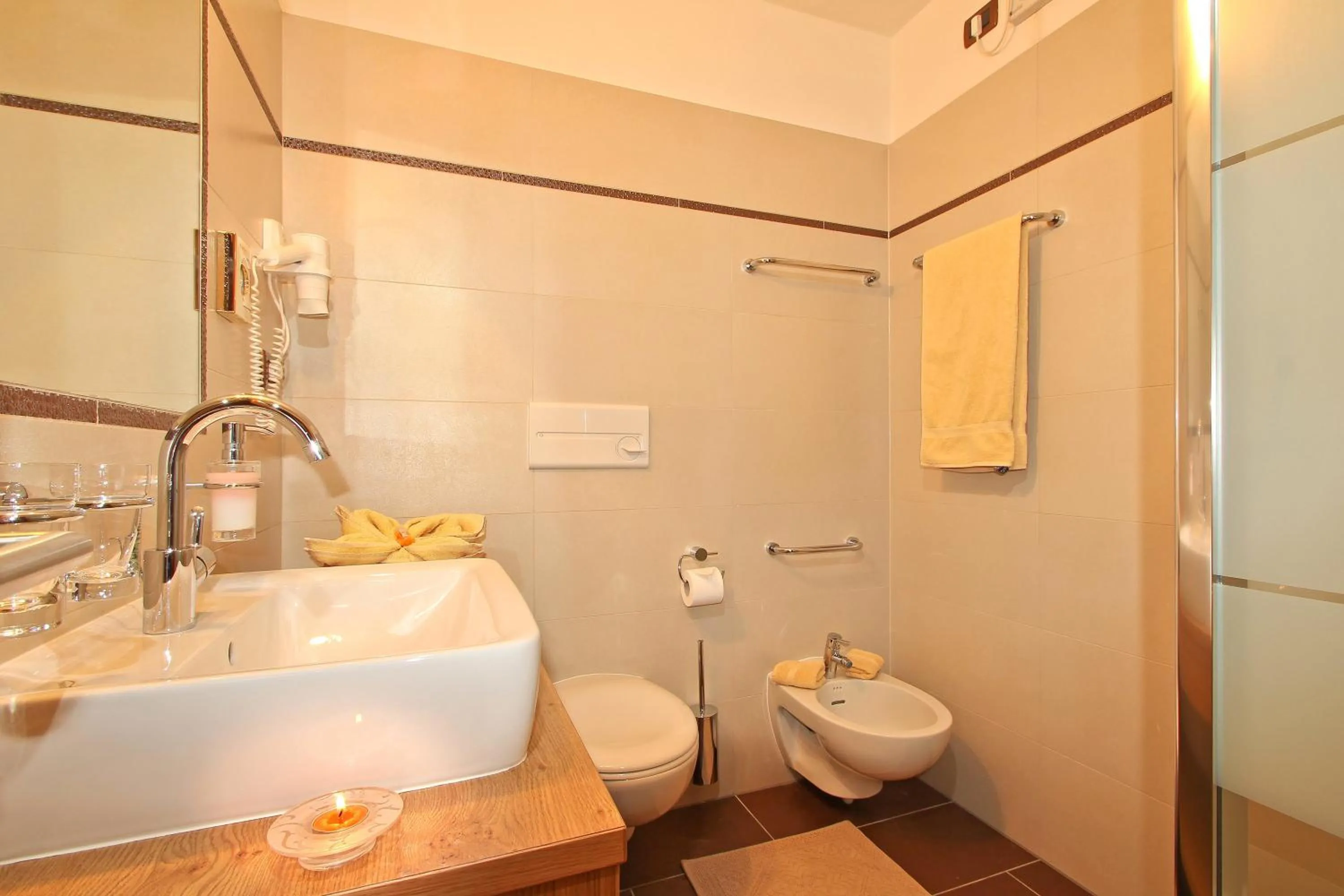 Bathroom in Hotel Garni Savoy - new opening