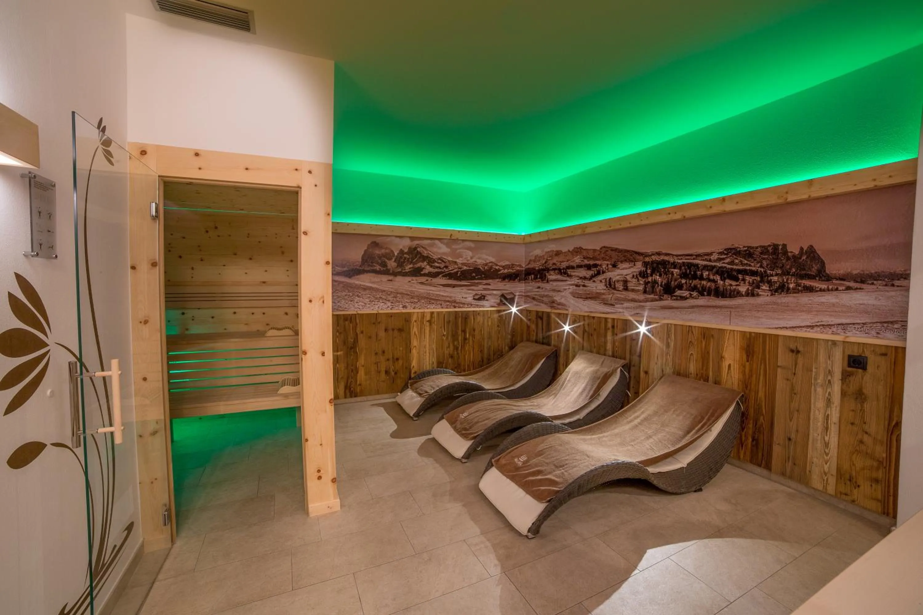 Spa and wellness centre/facilities in Hotel Garni Savoy - new opening