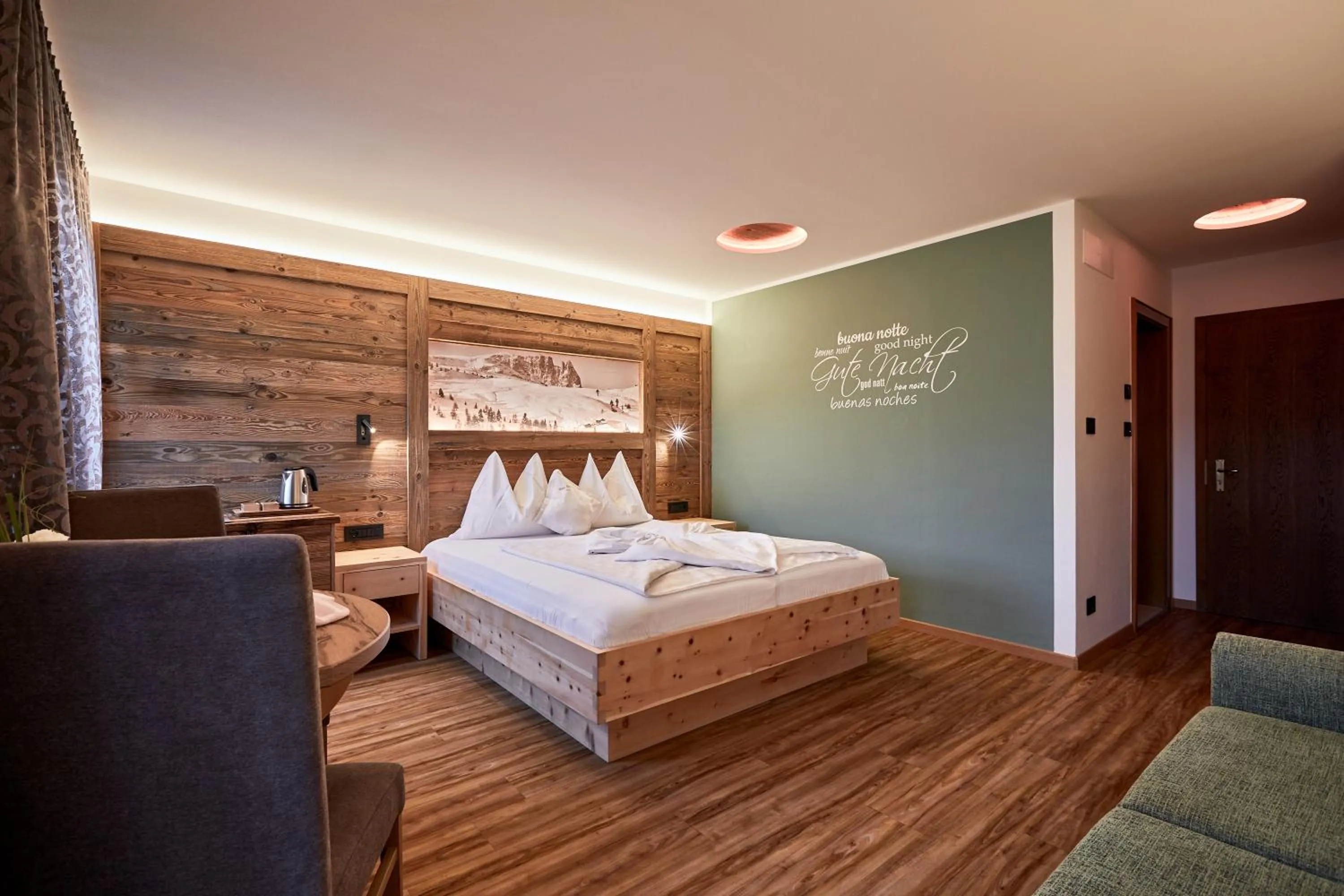 Bed in Hotel Garni Savoy - new opening