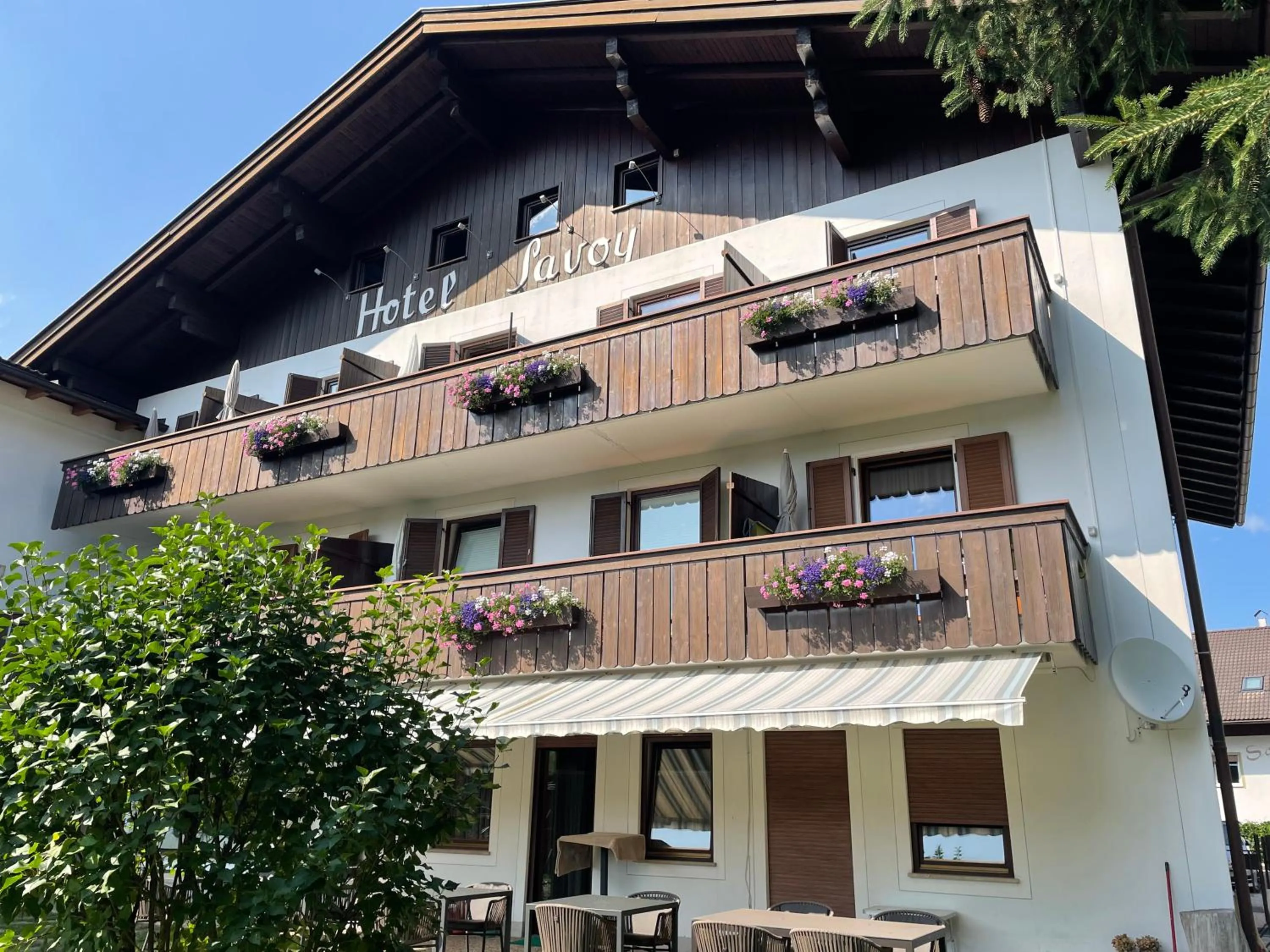 Property building in Hotel Garni Savoy - new opening