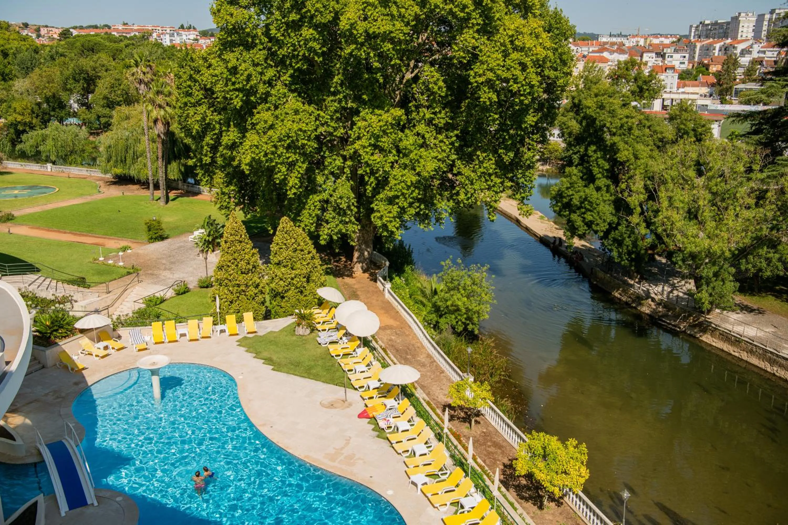 Pool view in Hotel Dos Templarios