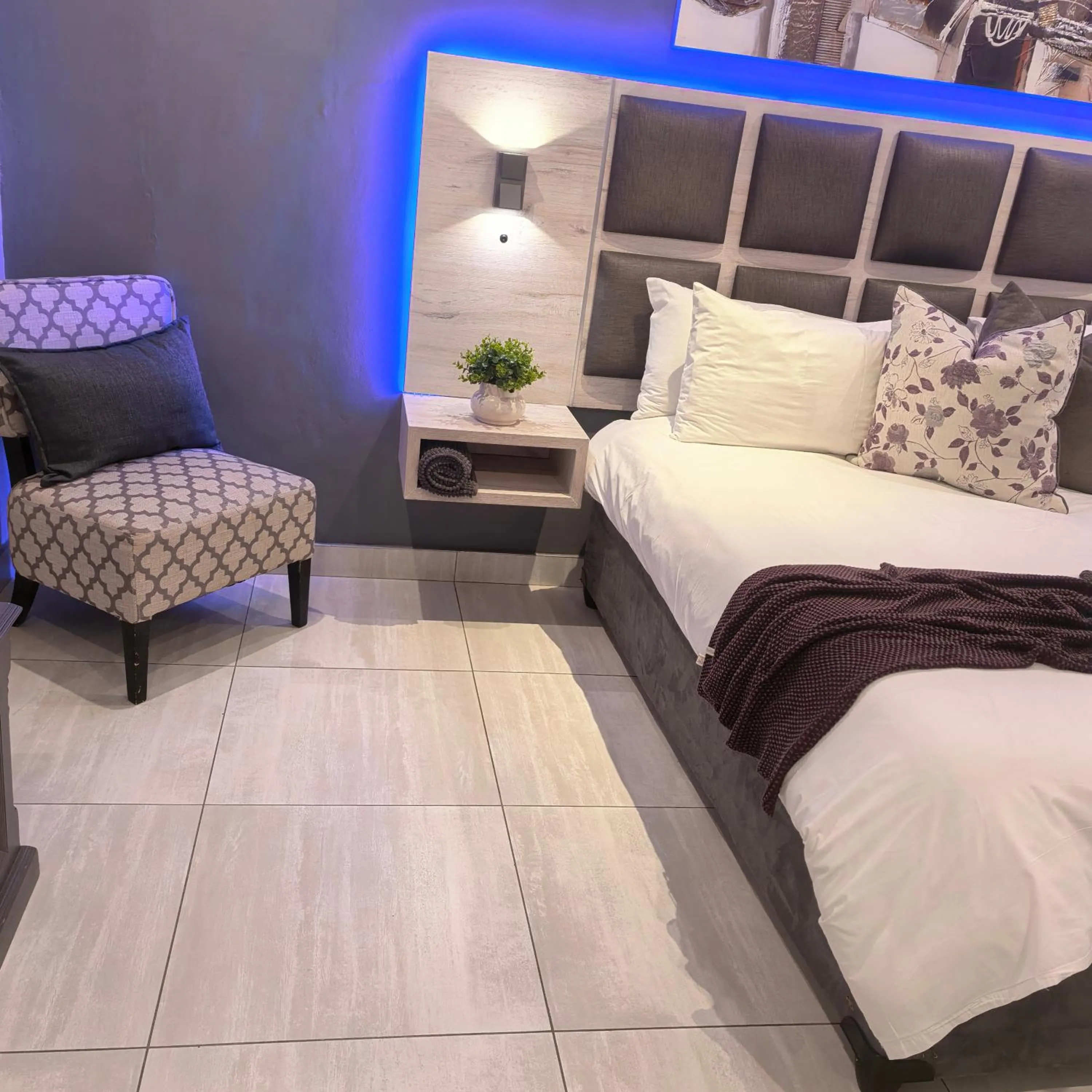 Bed in Cascades Guest Lodge