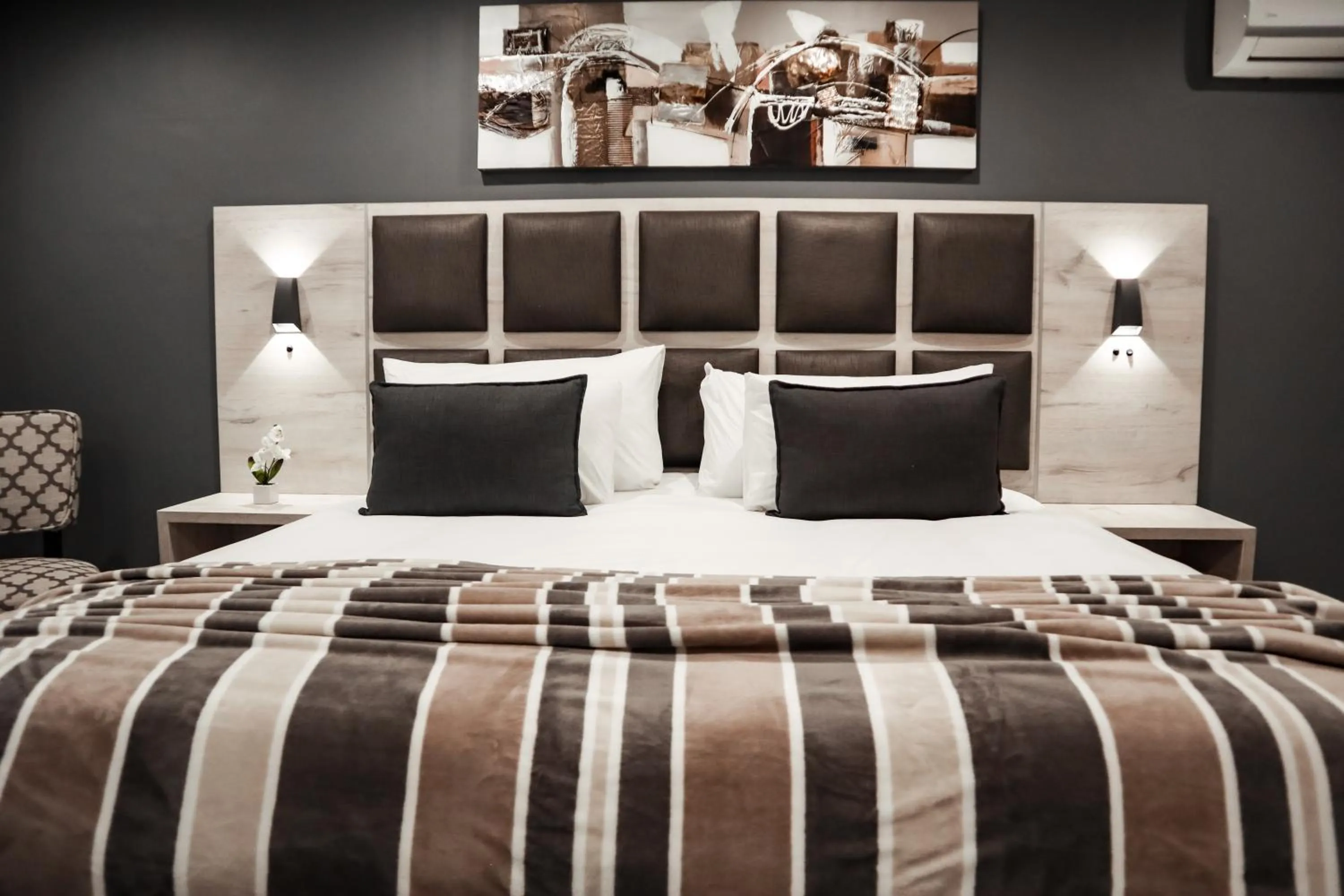 Bed in Cascades Guest Lodge