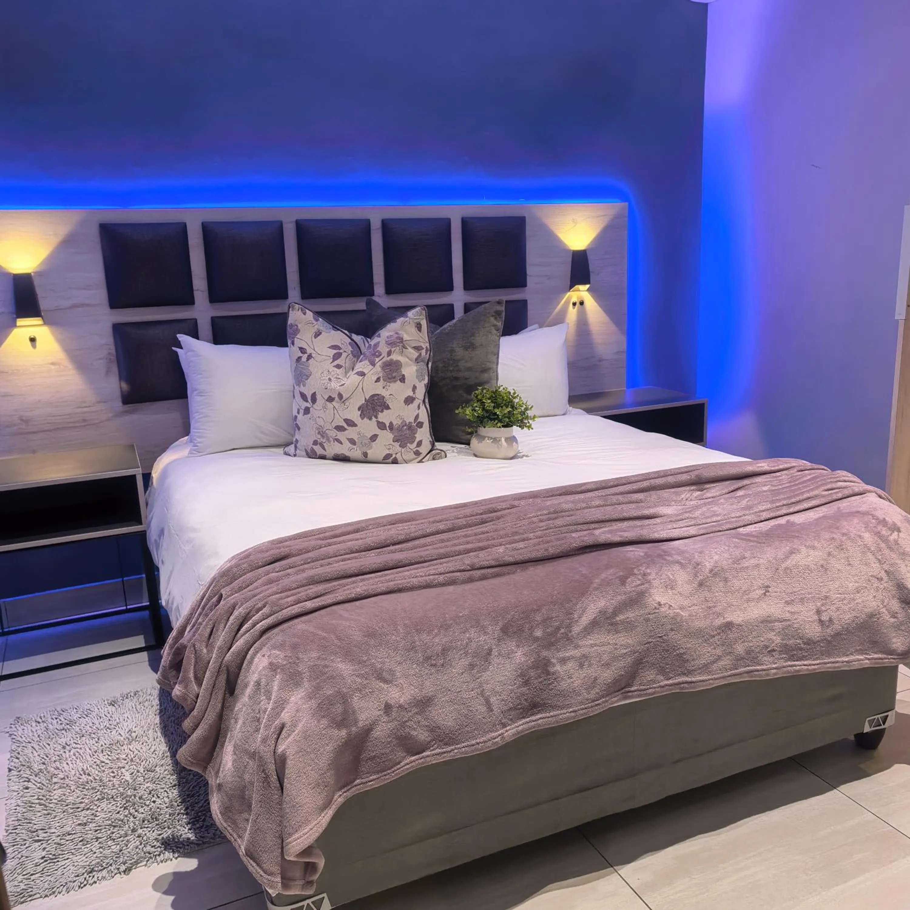 Bed in Cascades Guest Lodge