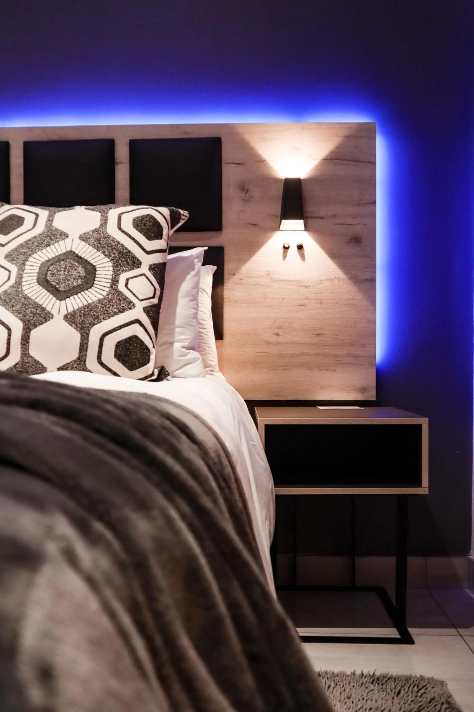 Bed in Cascades Guest Lodge