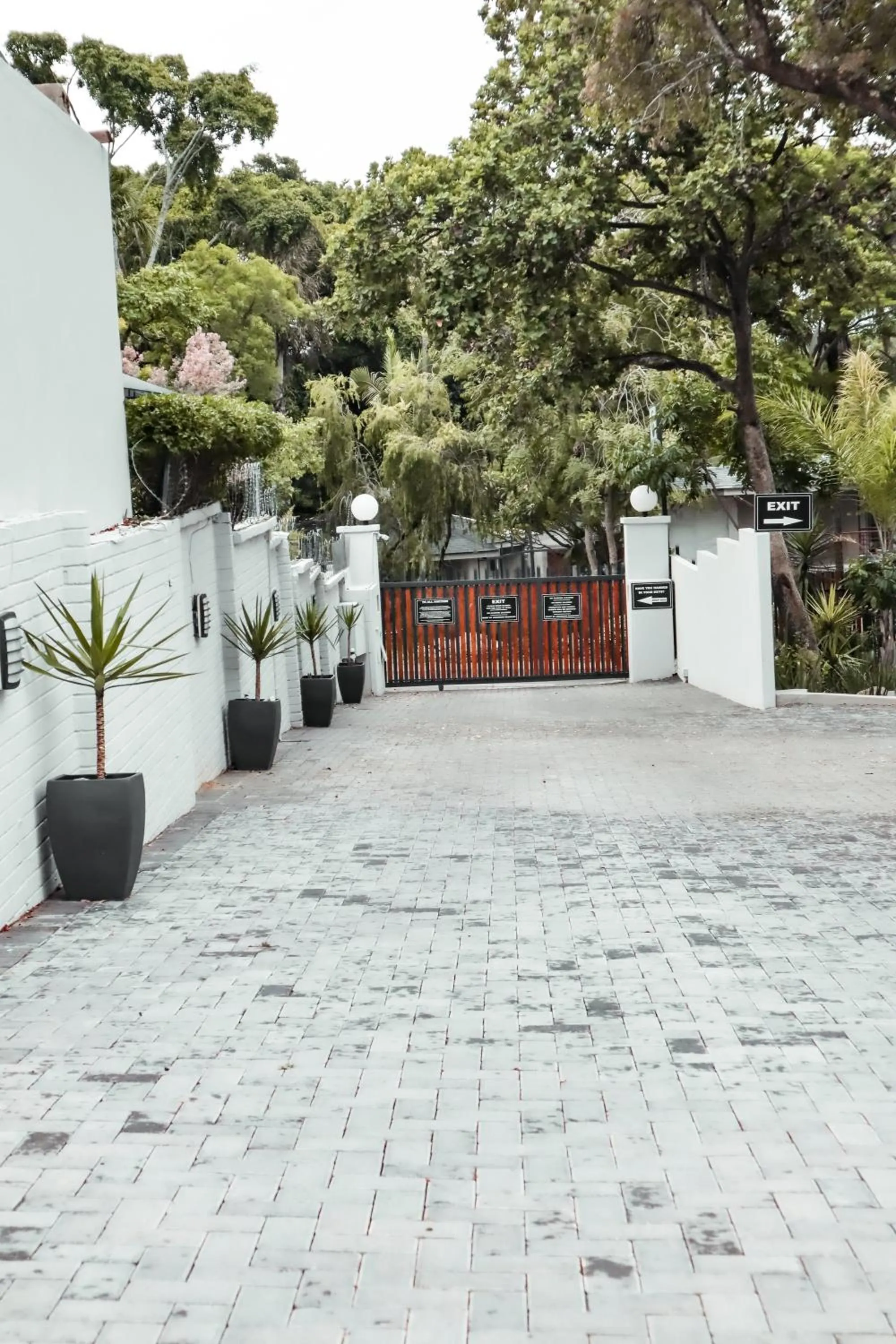 Property building in Cascades Guest Lodge