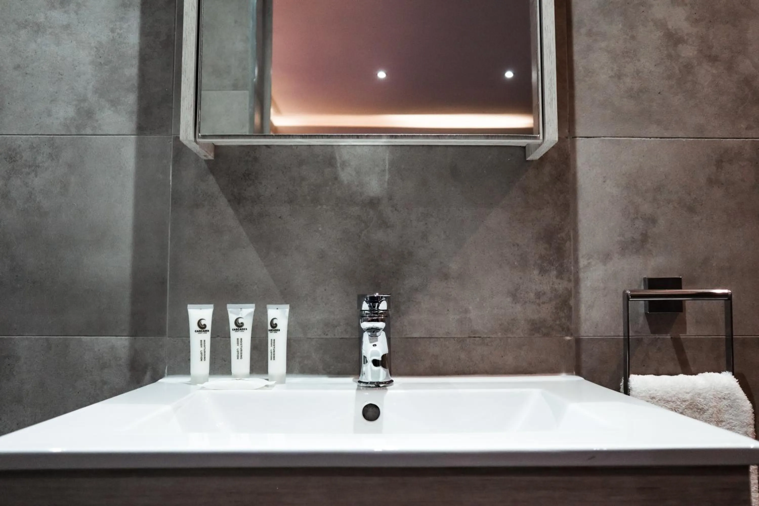 Bathroom in Cascades Guest Lodge