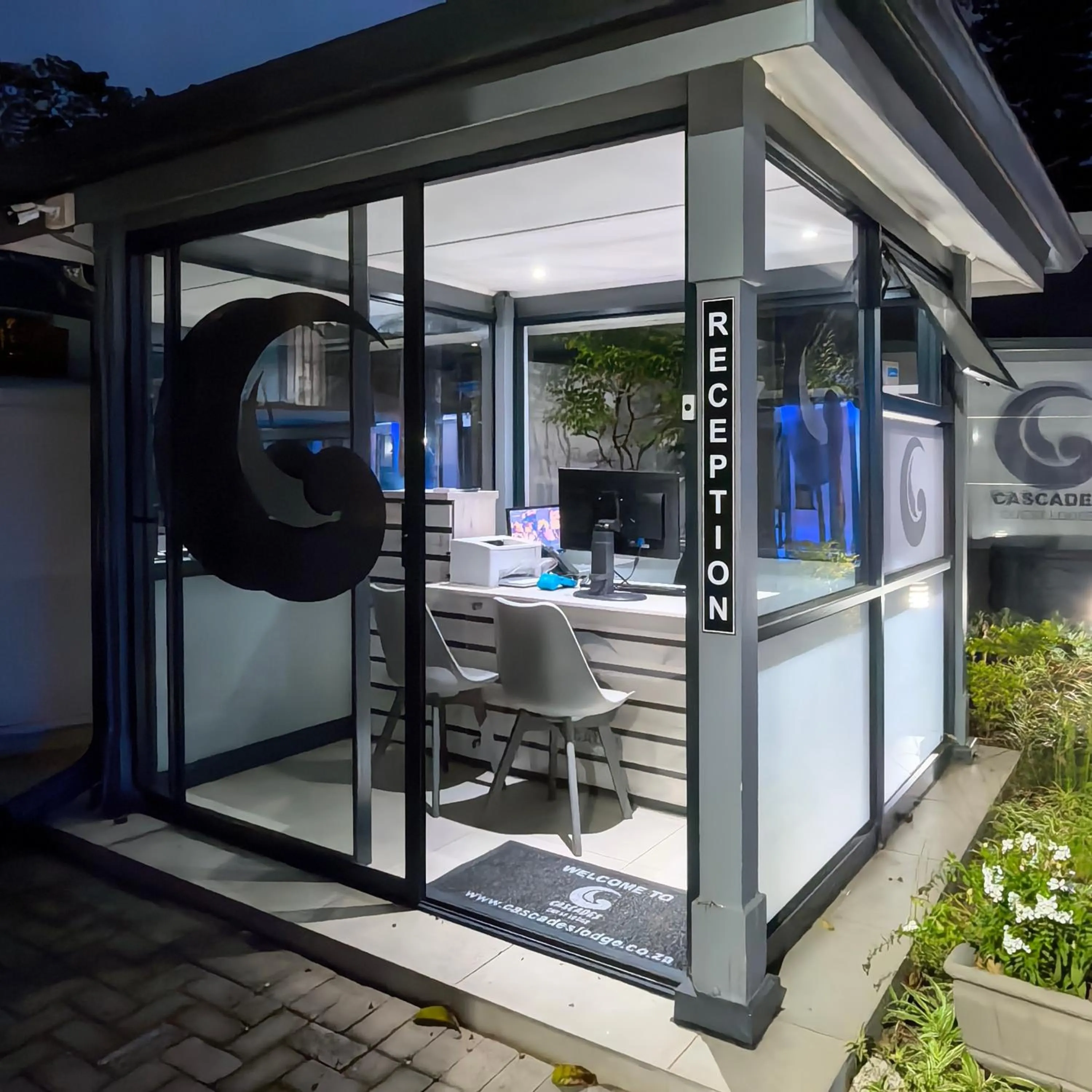 Night in Cascades Guest Lodge