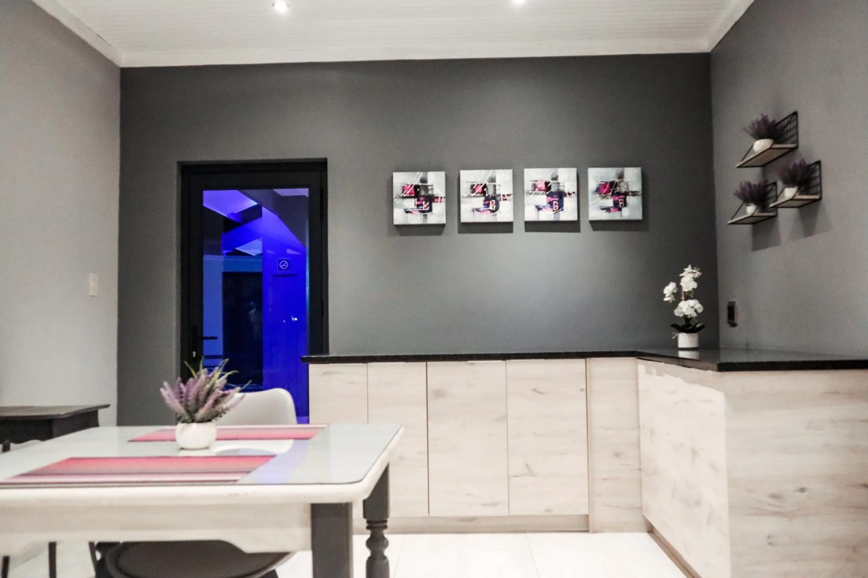 Dining area in Cascades Guest Lodge