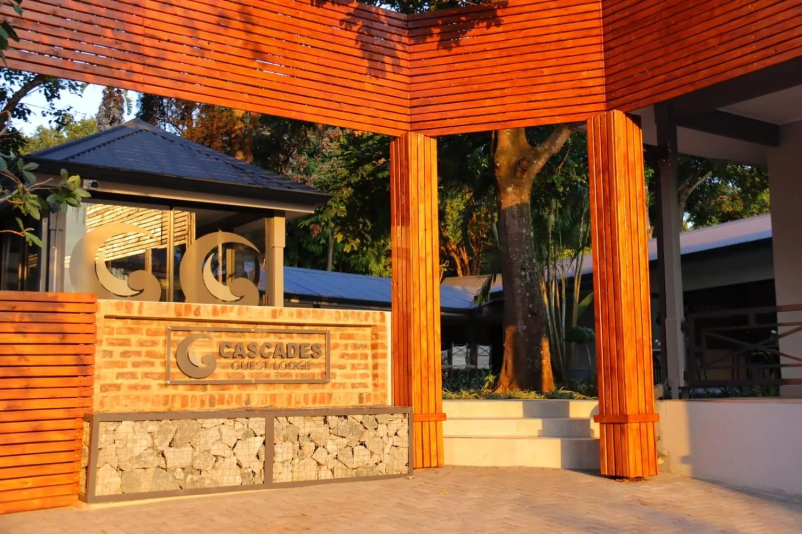 Facade/entrance in Cascades Guest Lodge