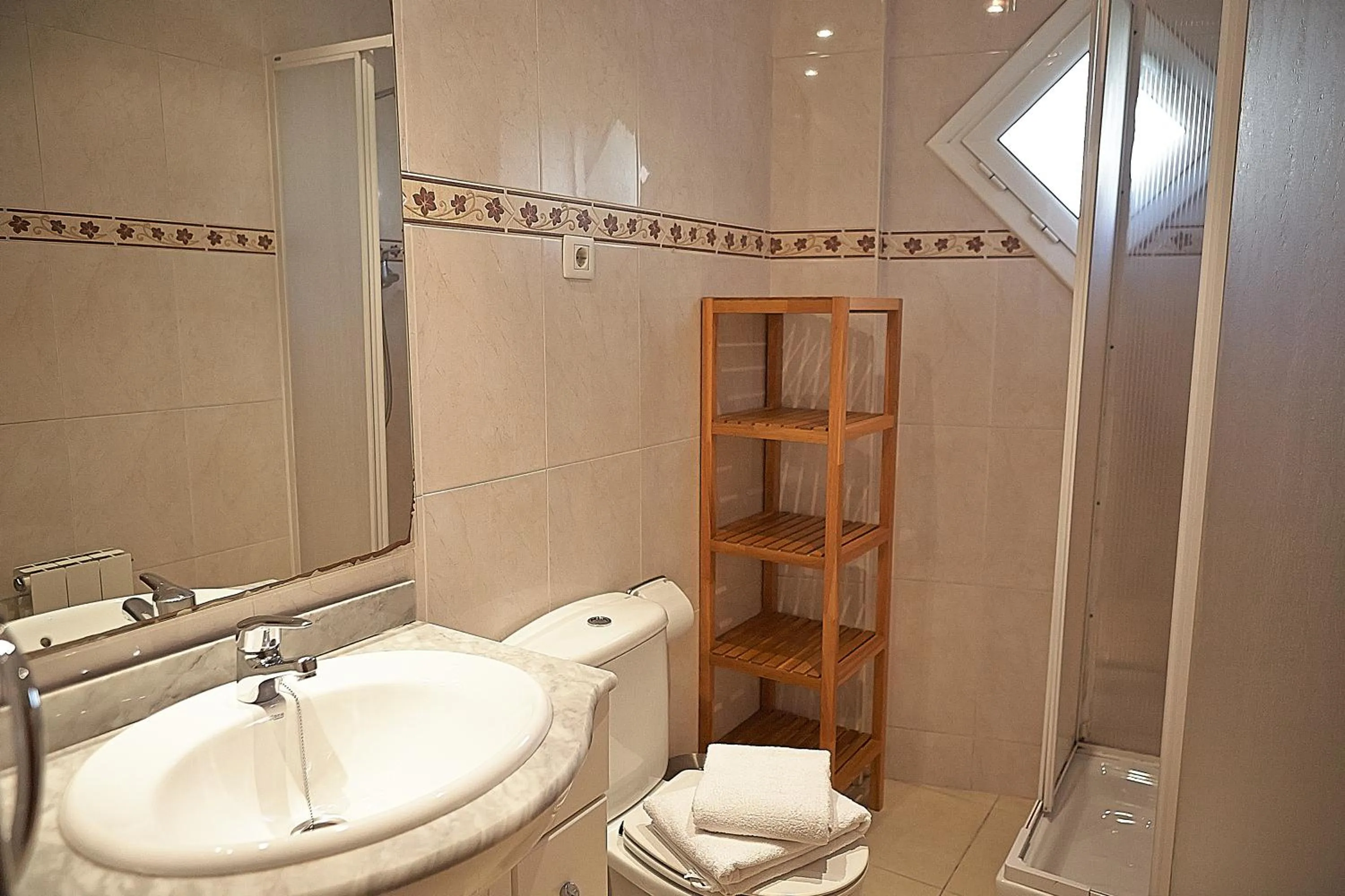Bathroom in Alguera Apartments Sant Andreu