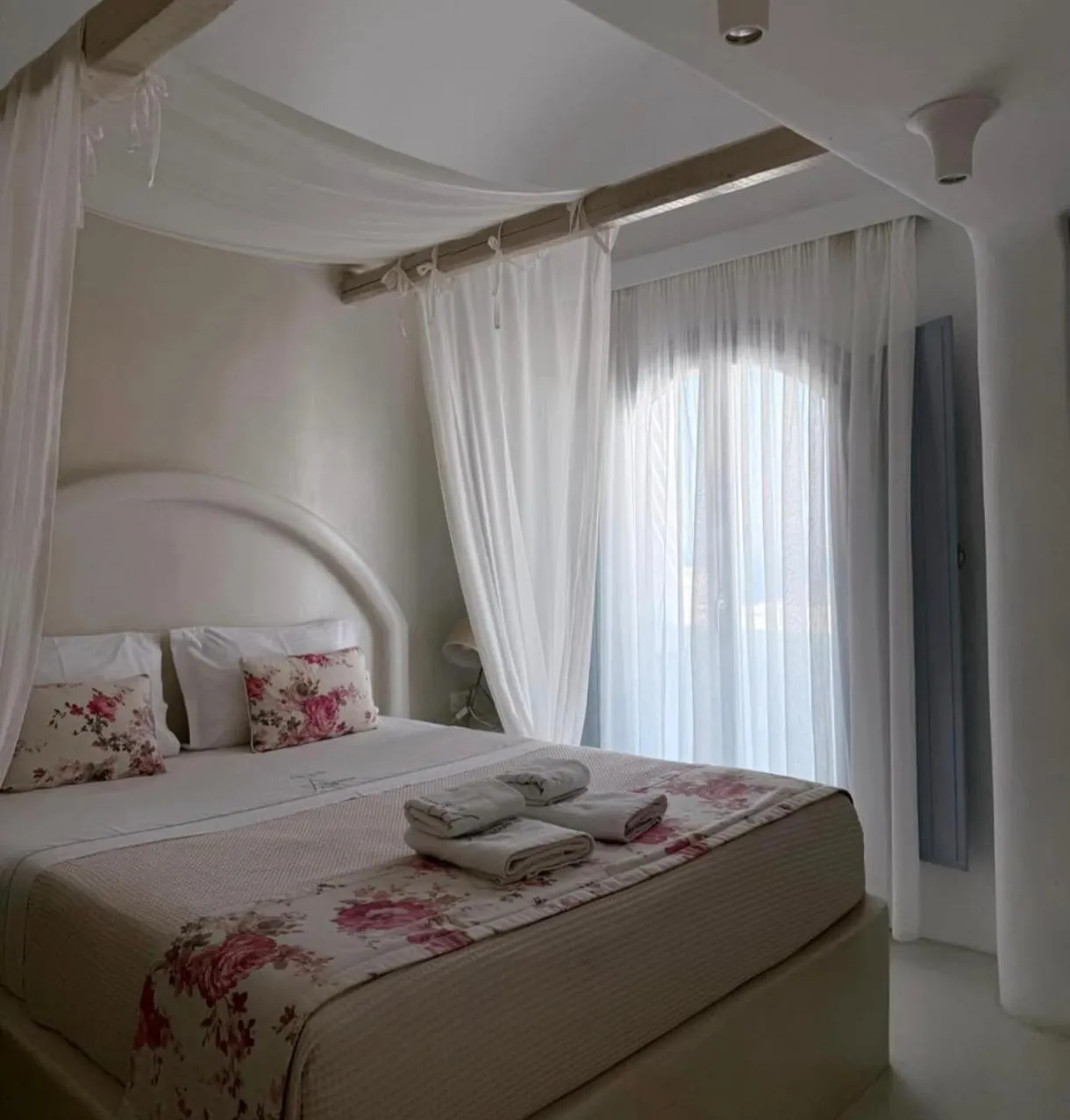 Bedroom, Bed in Palmariva Villas