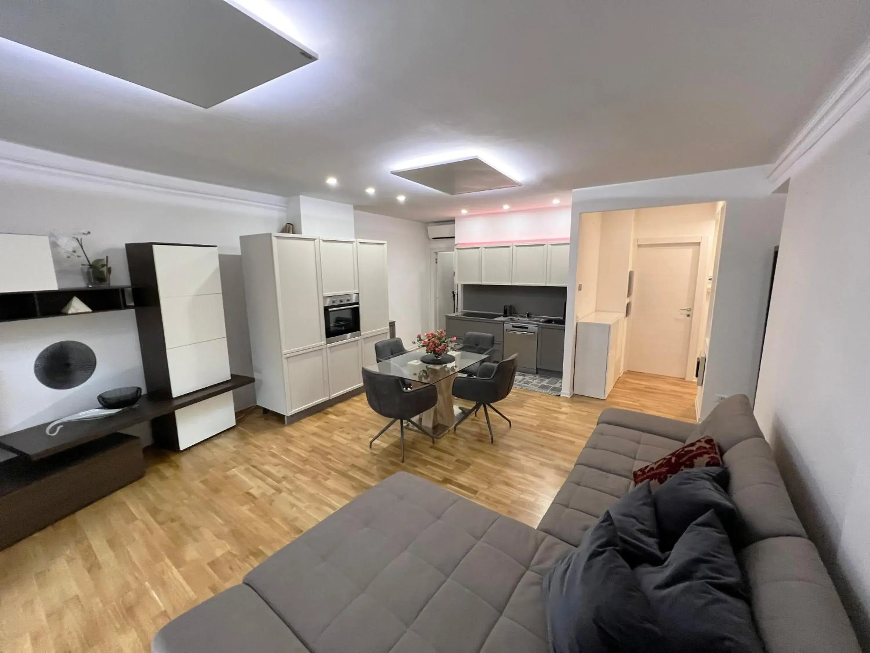 Two-Bedroom Apartment in Trieste 411 - Rooms & Apartments Two-Bedroom Apartment in Trieste 411 - Rooms & Apartments