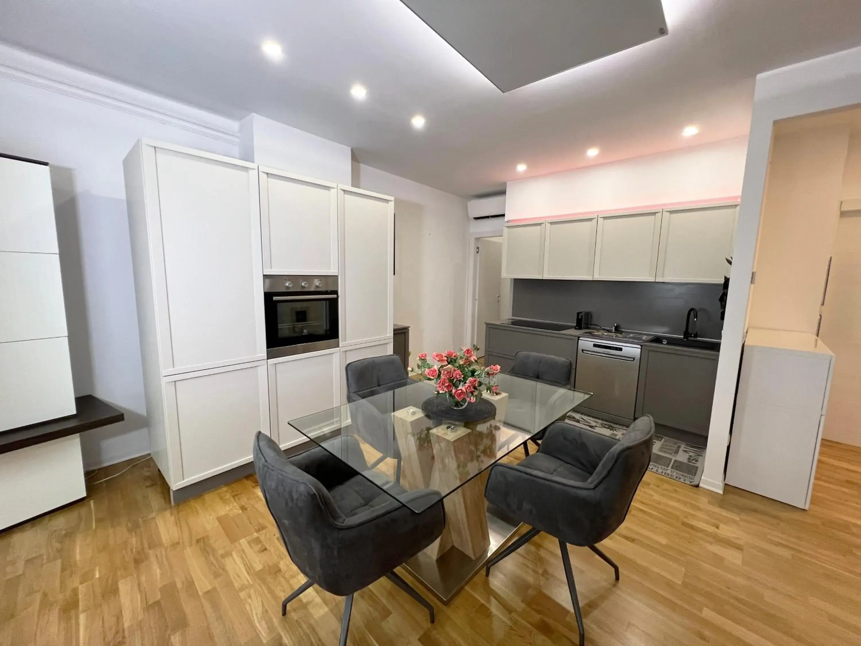 Two-Bedroom Apartment in Trieste 411 - Rooms & Apartments Two-Bedroom Apartment in Trieste 411 - Rooms & Apartments