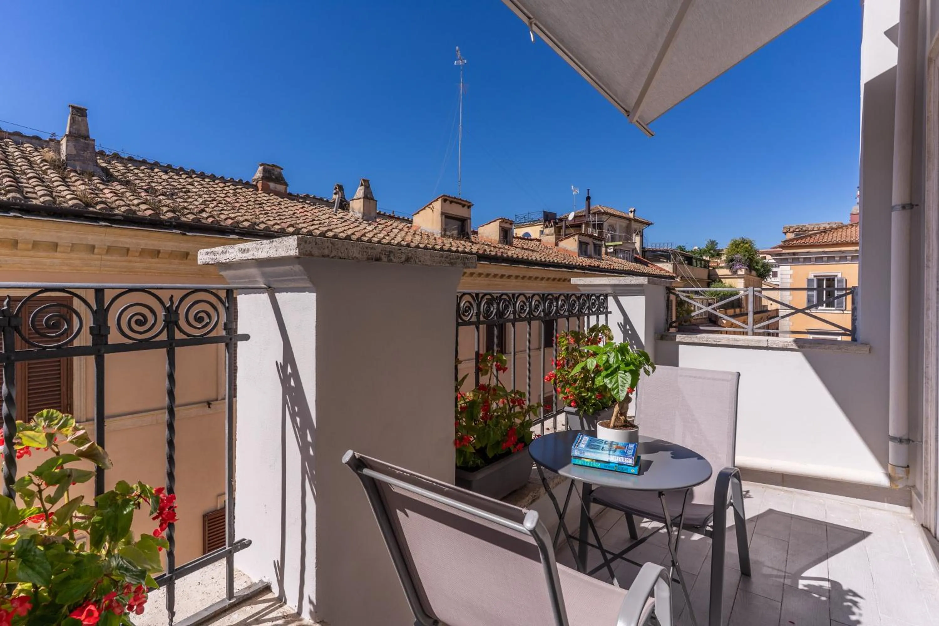Balcony/Terrace in Relais Trevi 95 Boutique Hotel
