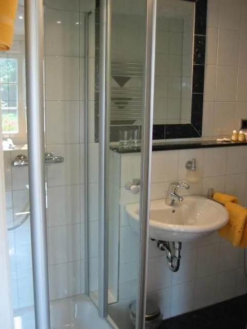 Bathroom in Wißkirchen Hotel & Restaurant