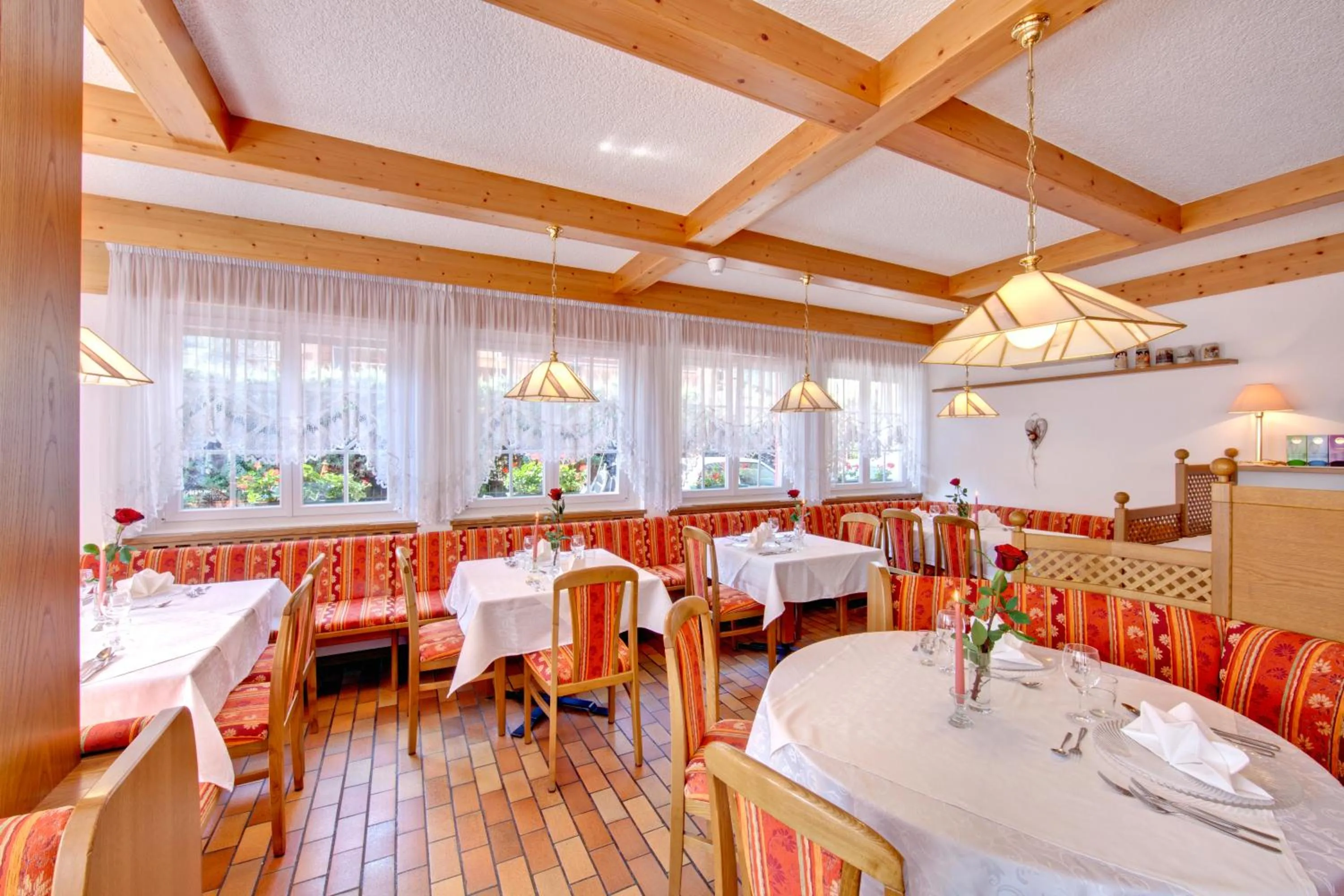 Restaurant/places to eat in Parkhotel Plauserhof