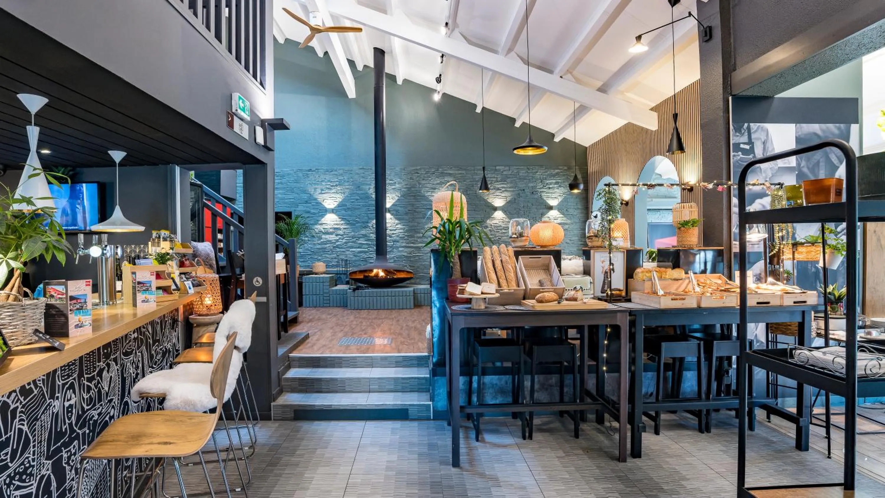 Restaurant/places to eat in ibis Macon Sud Crêches