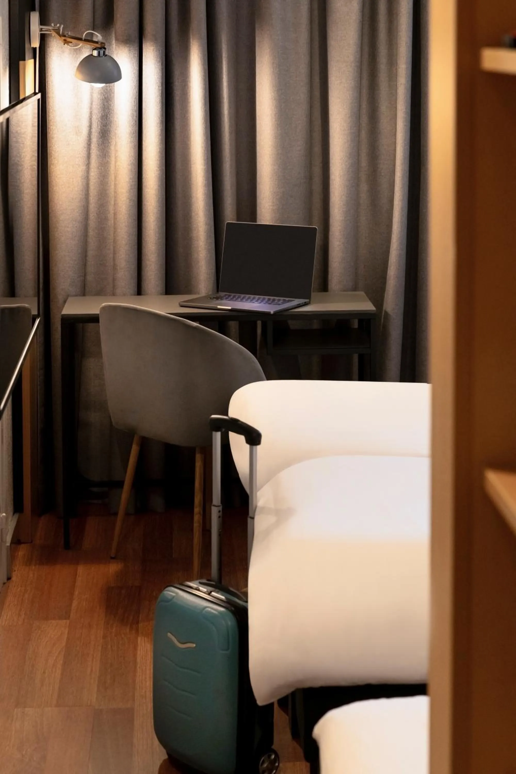 Bedroom, Bed in ibis Macon Sud Crêches