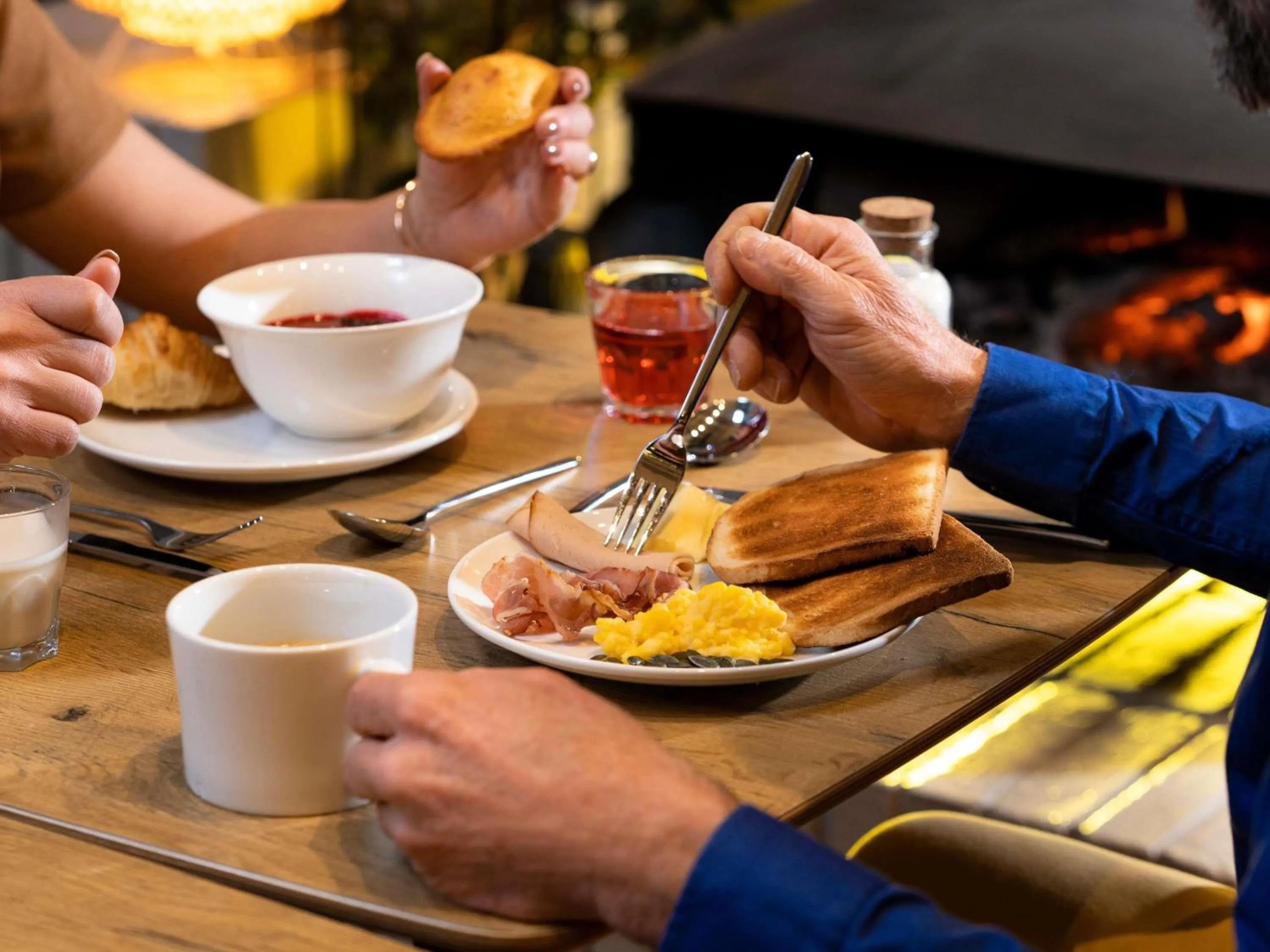 Breakfast in ibis Macon Sud Crêches