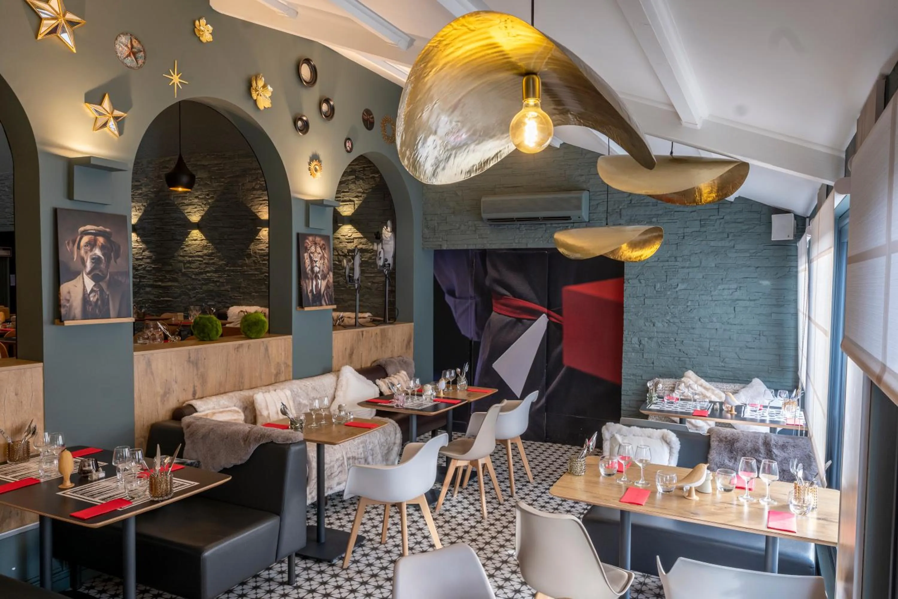 Restaurant/places to eat in ibis Macon Sud Crêches