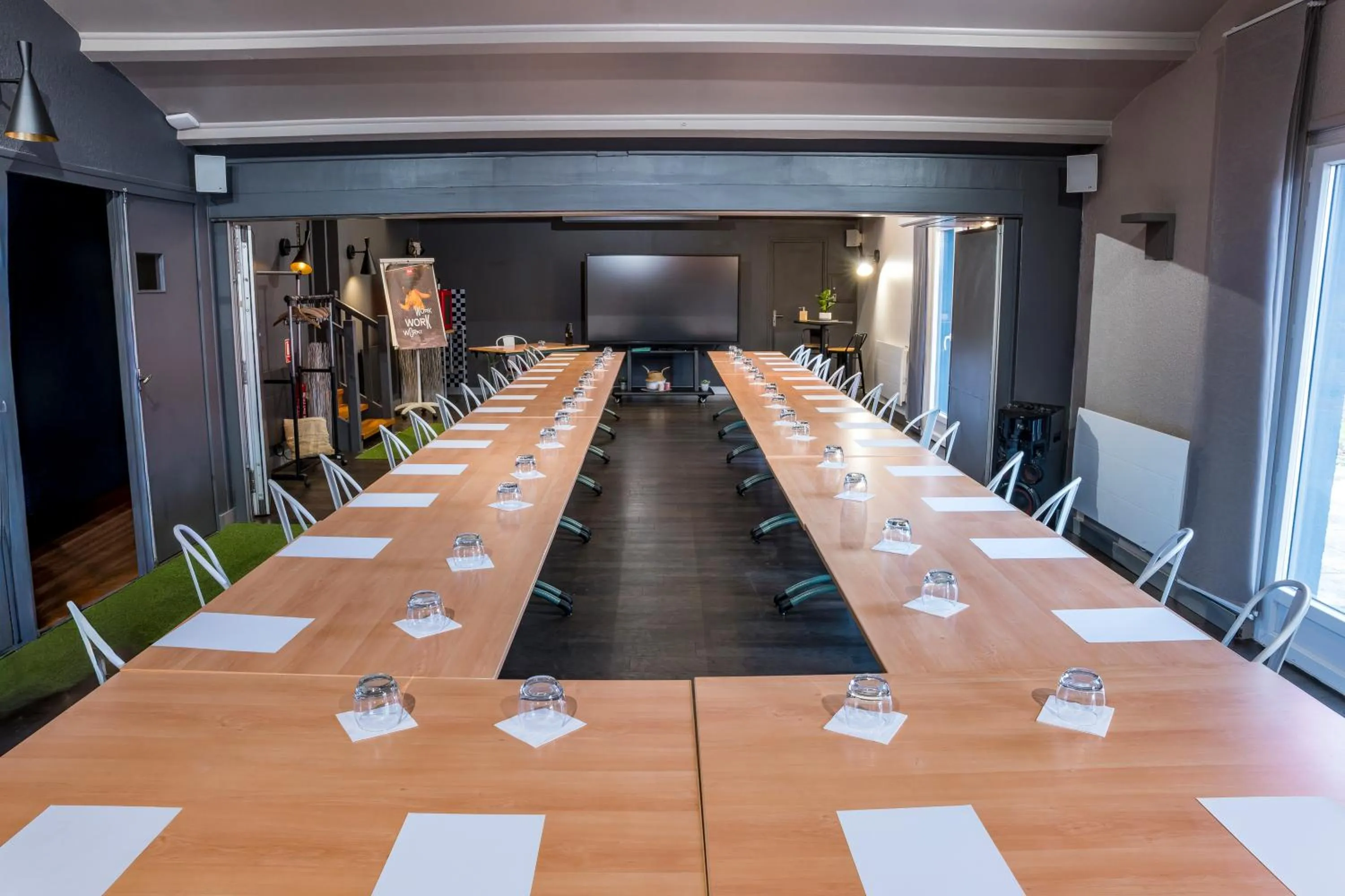 Living room in ibis Macon Sud Crêches