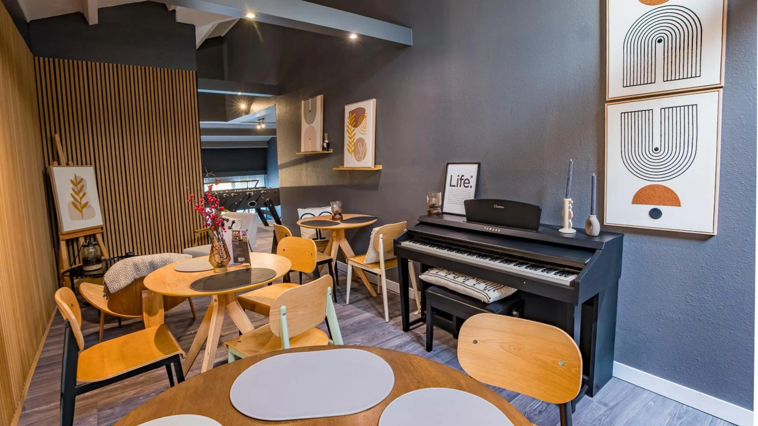 Seating area in ibis Macon Sud Crêches