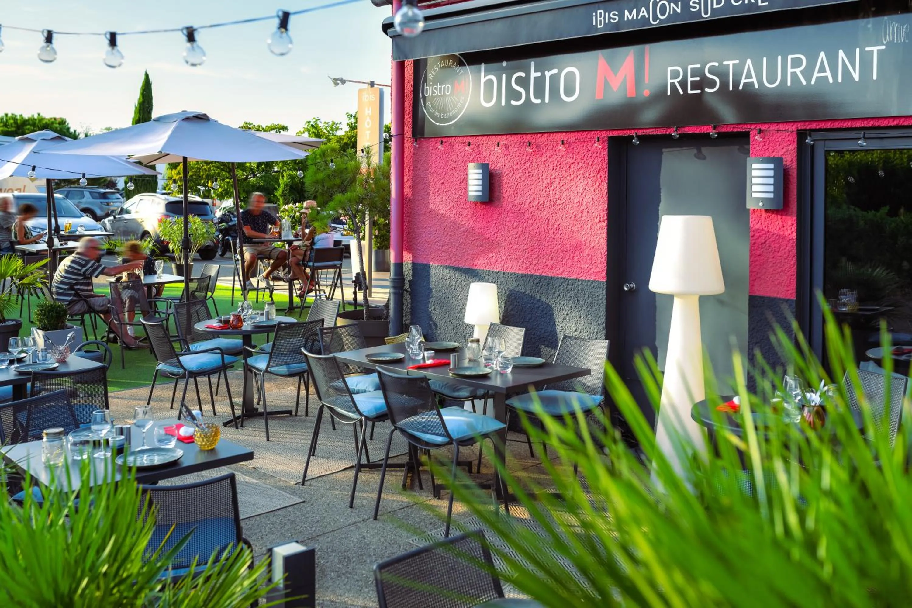 Restaurant/places to eat in ibis Macon Sud Crêches