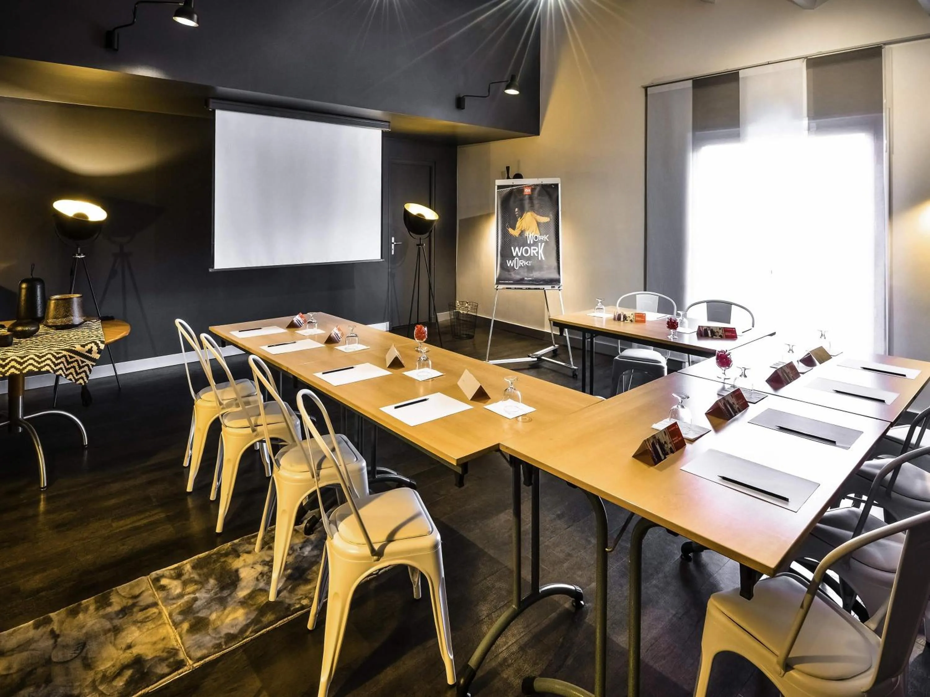 Meeting/conference room in ibis Macon Sud Crêches