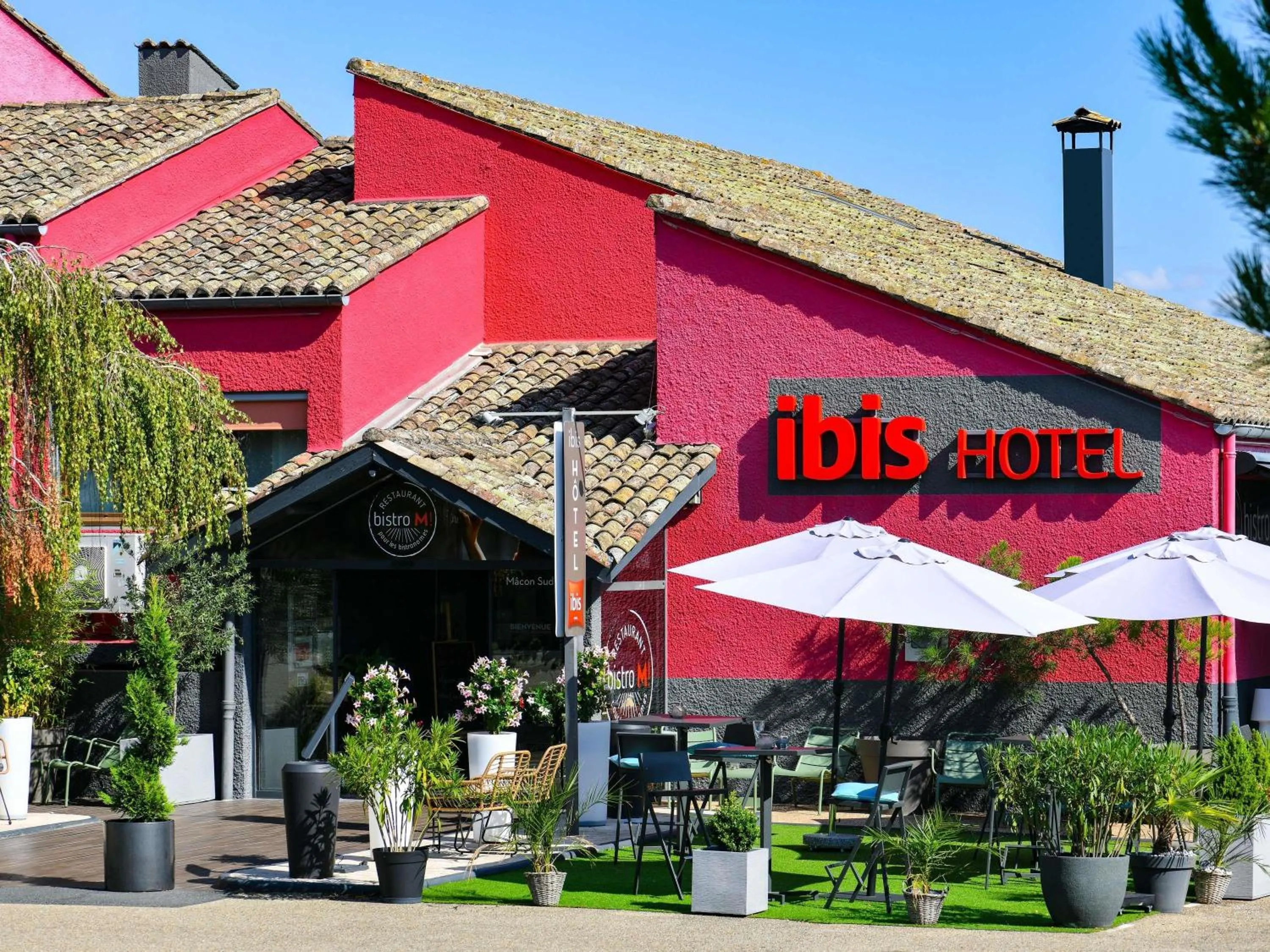 Property building in ibis Macon Sud Crêches