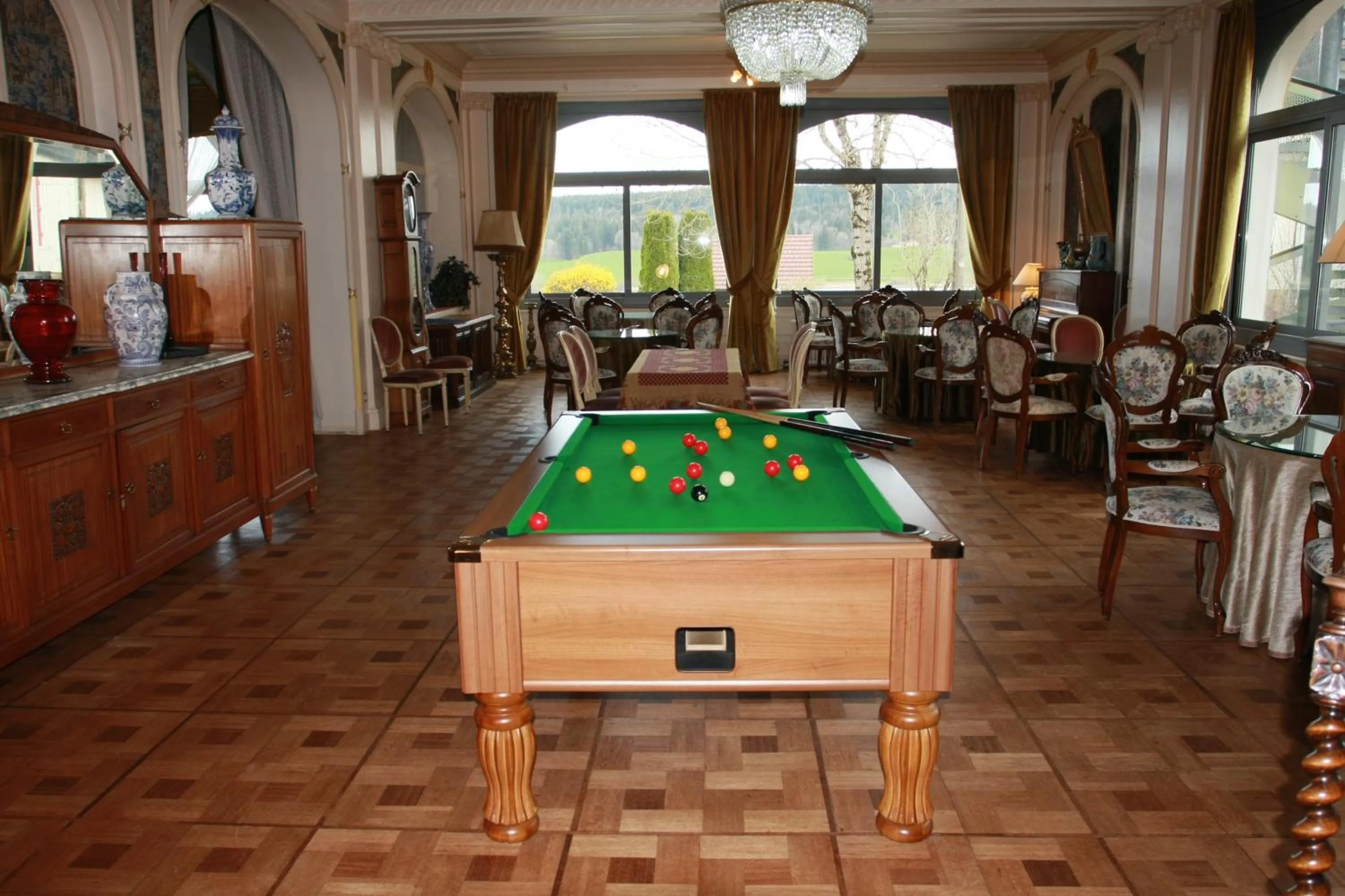 Billiard in Hôtel de la Poste
