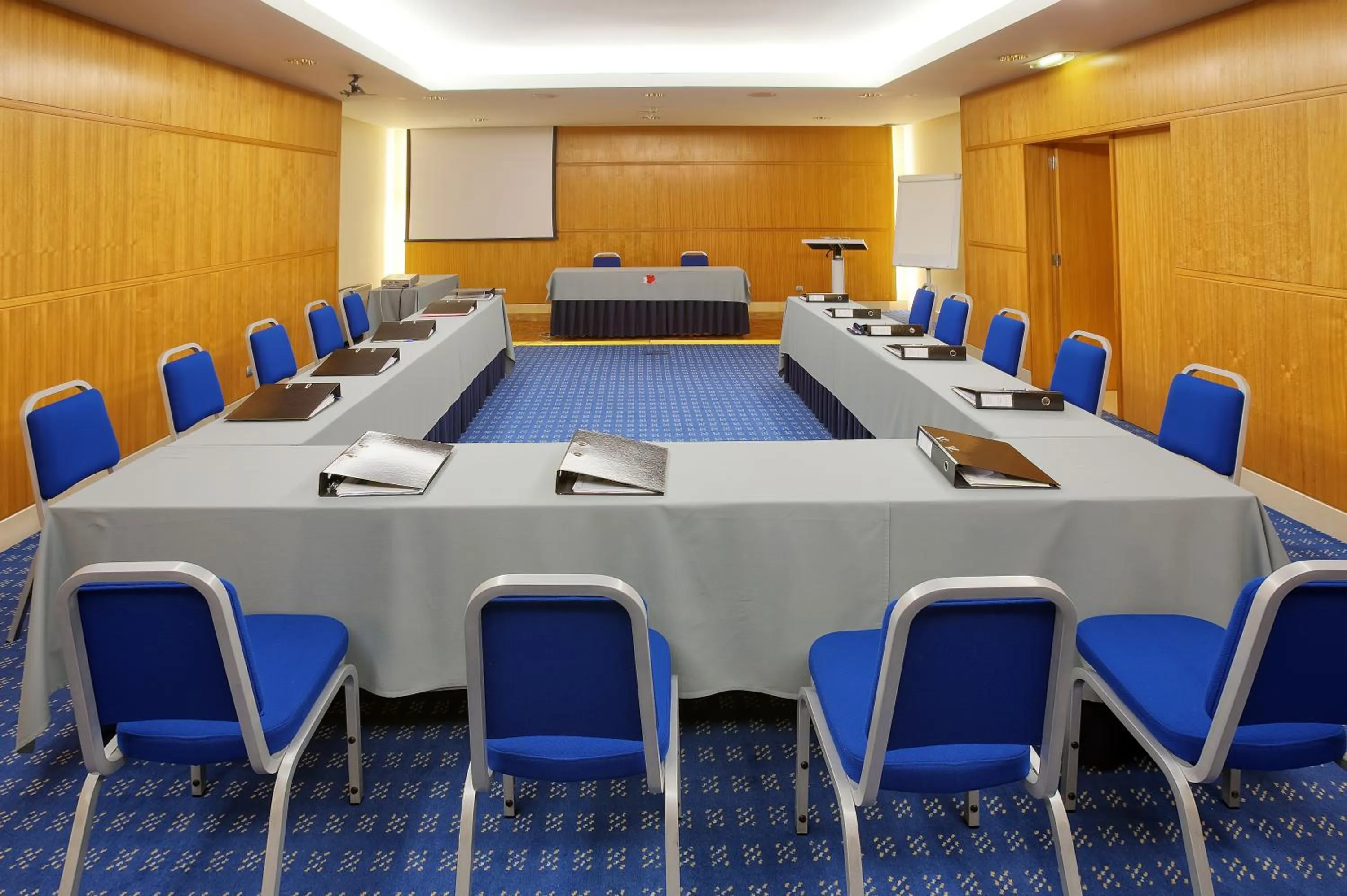 Business facilities in MS Vila Nova