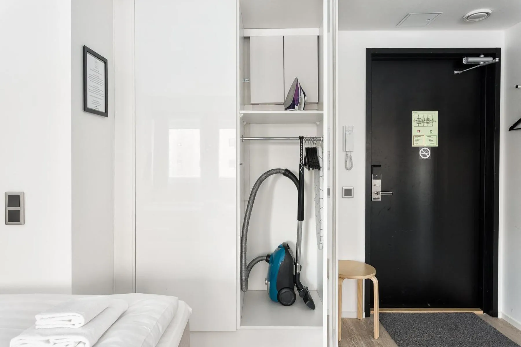 Decorative detail, Bed in Hiisi Homes Helsinki Haaga