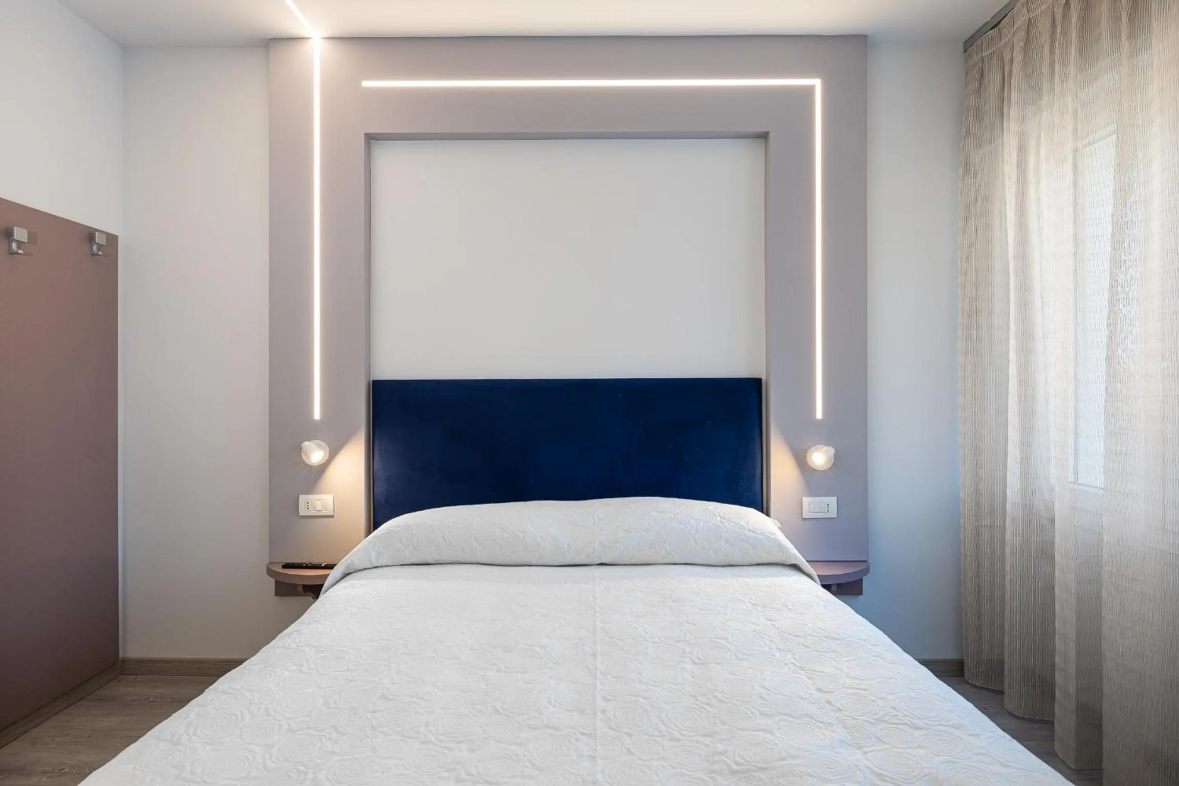 Bed in Hotel Niagara