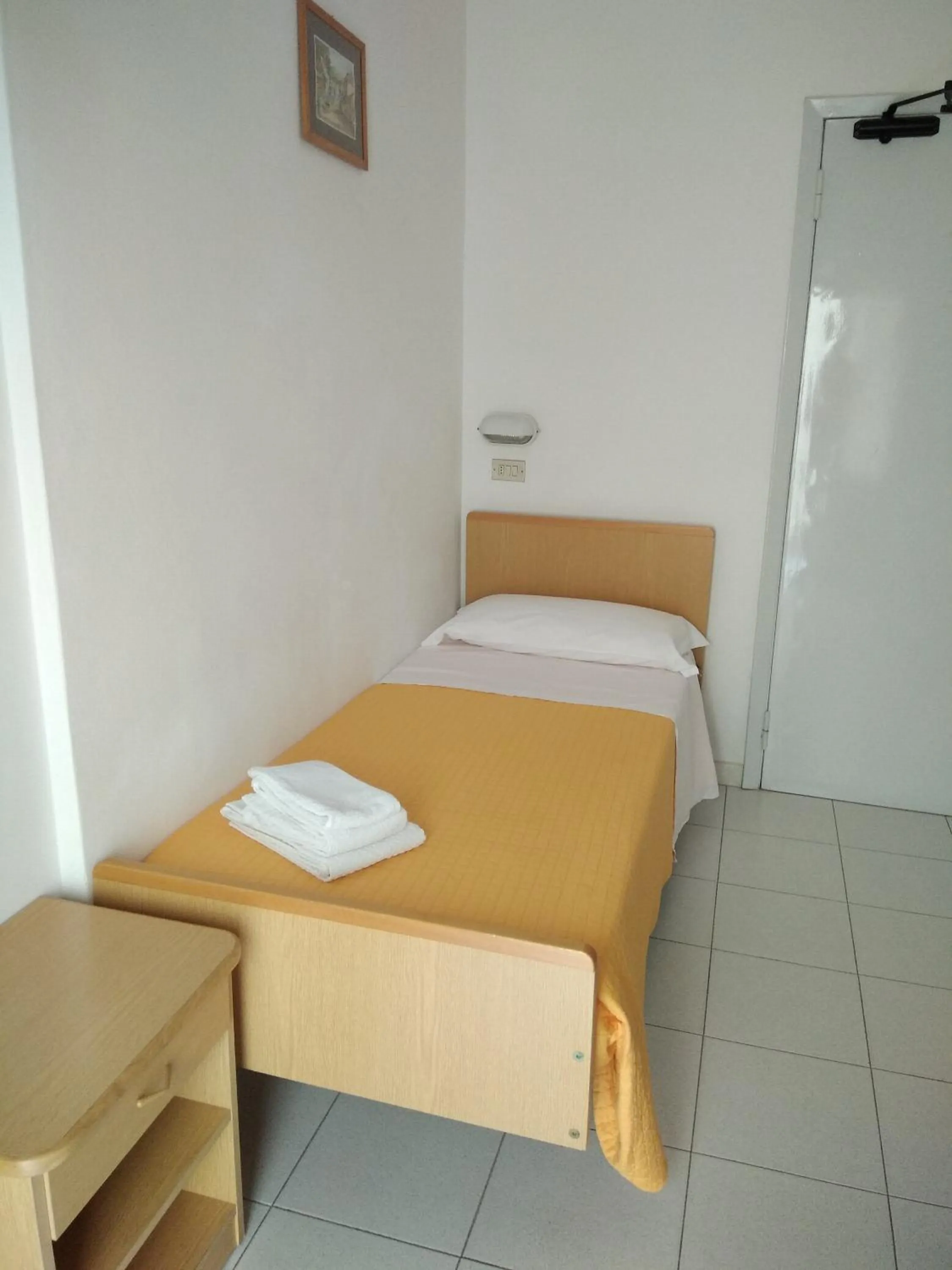 Bedroom in Hotel Niagara