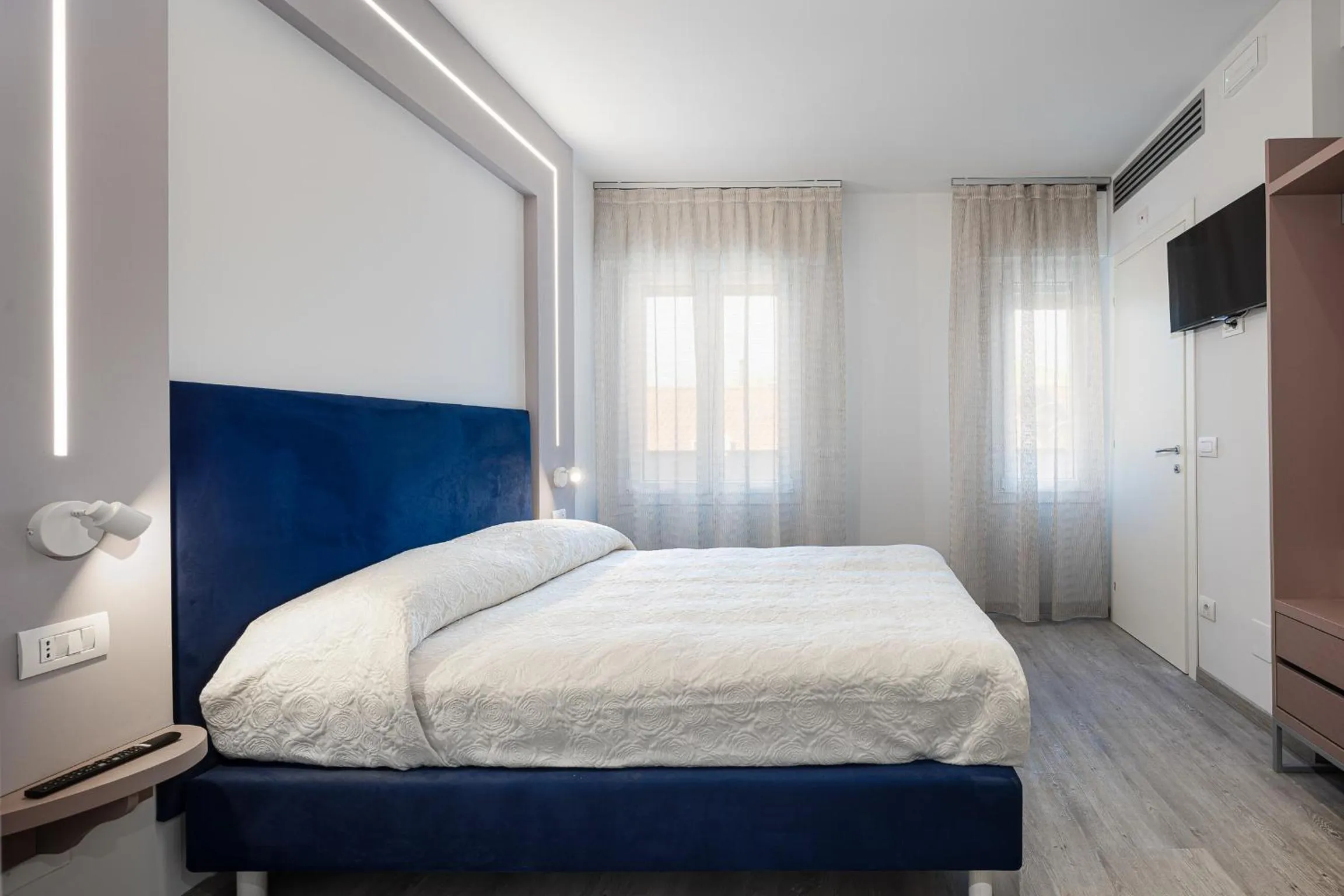 Bed in Hotel Niagara