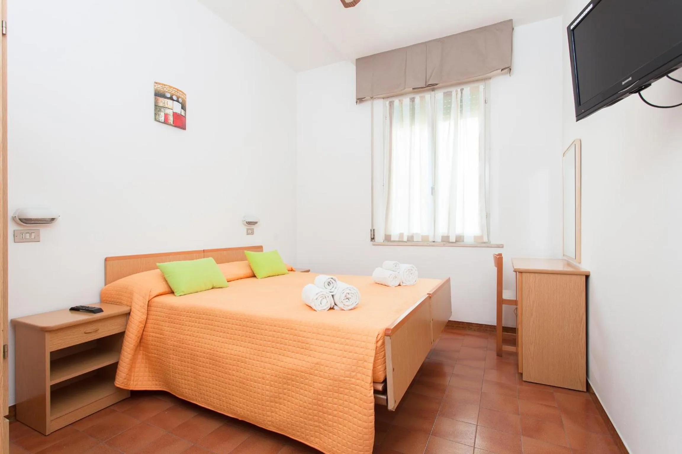 Photo of the whole room in Hotel Niagara